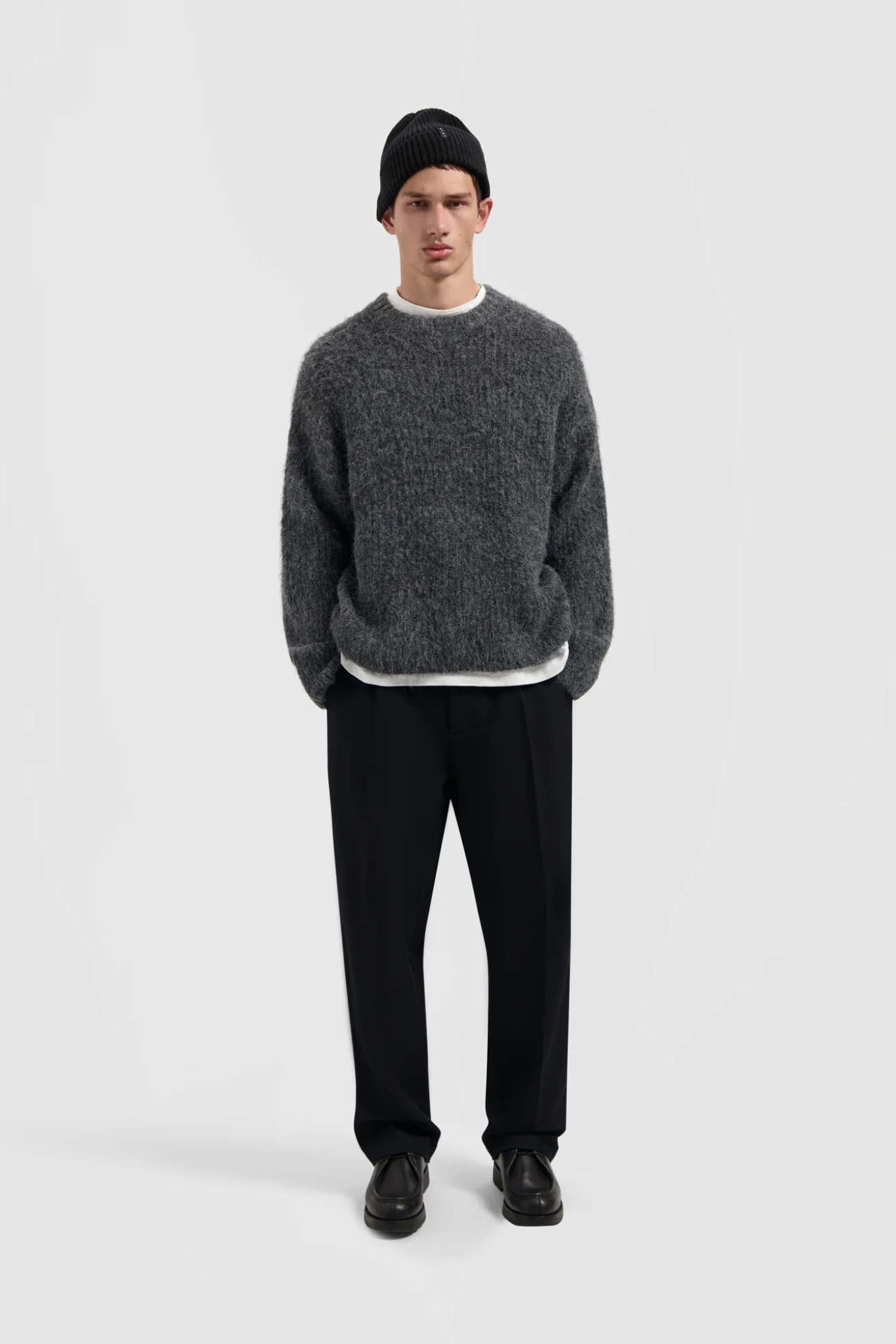 HAIRY KNITTED CREWNECK - CHARCOAL