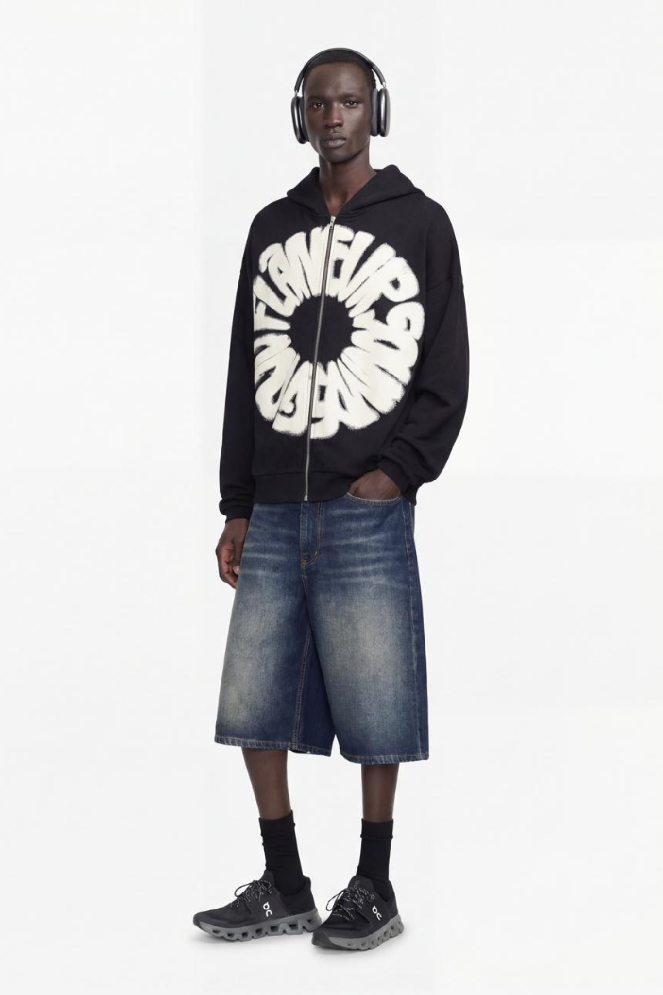 SOUNDS GOOD ZIP - UP - BLACK