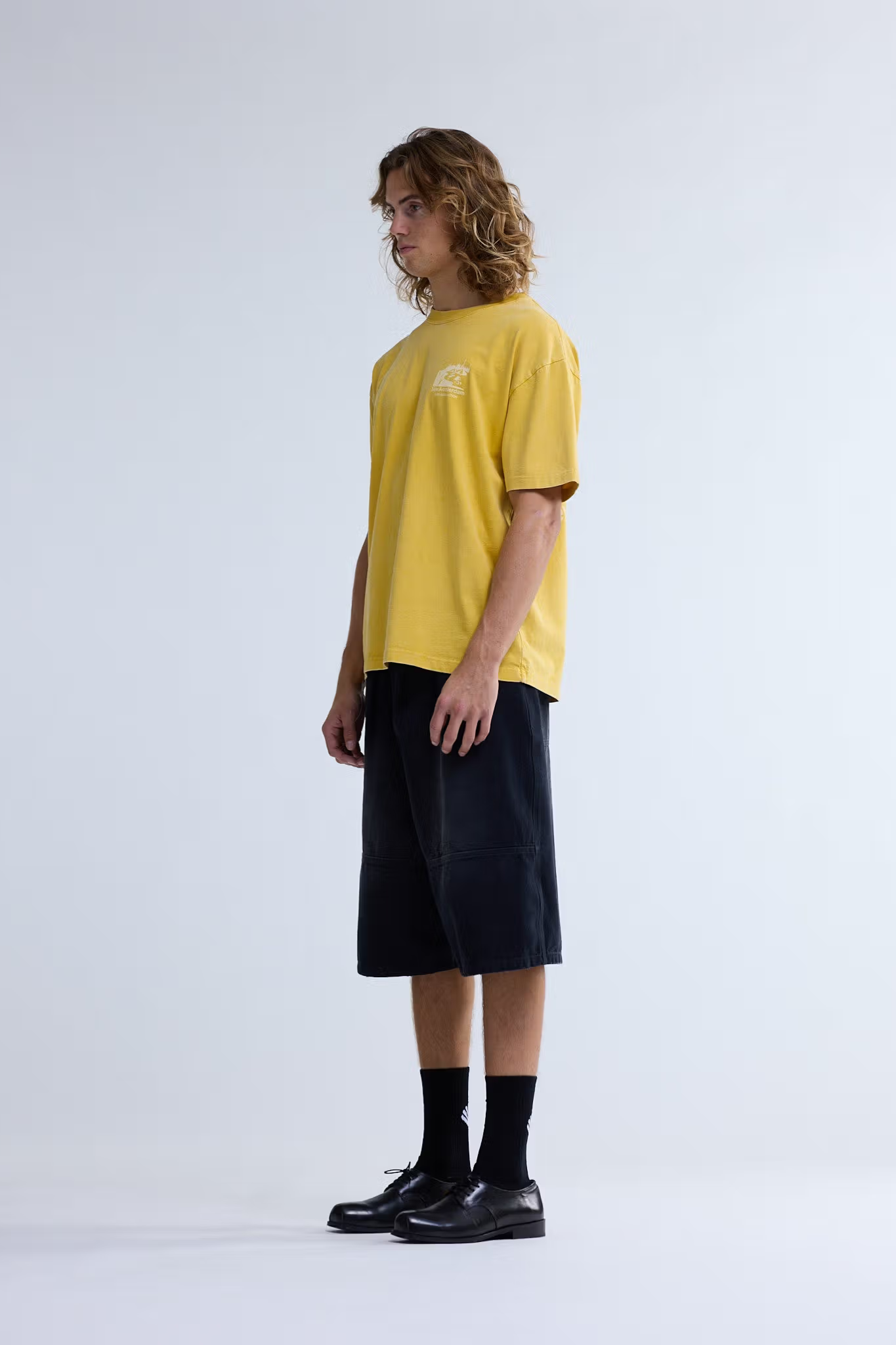 BEACH SIGN T-SHIRT - SUN YELLOW