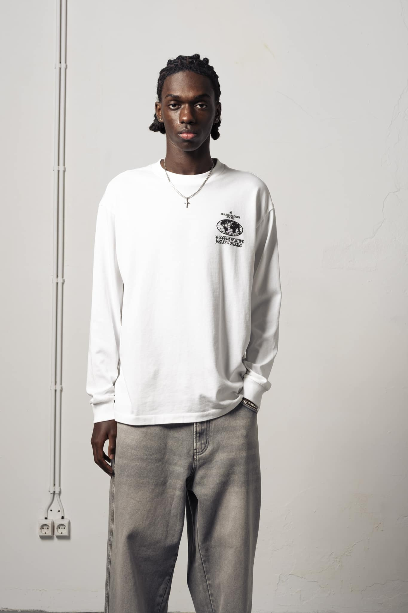 RADIO STATION LONG SLEEVE T-SHIRT - WHITE