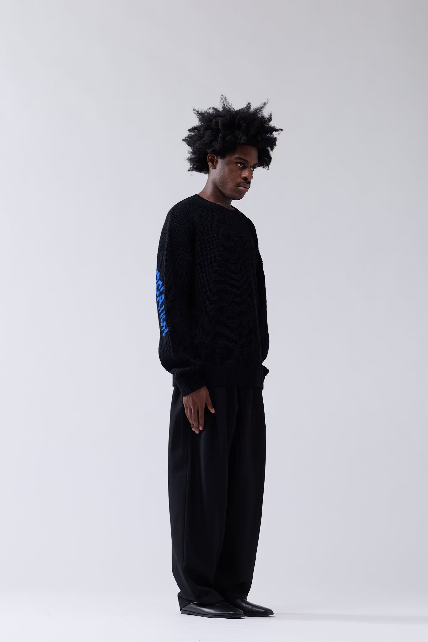 LINE NAME KNIT - BLACK/COBALT