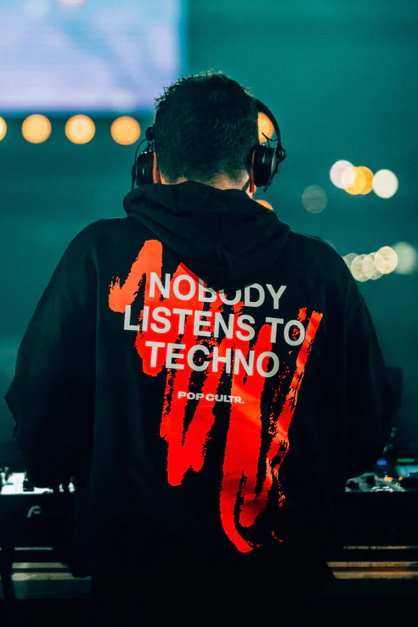 TECHNO T-SHIRT - BLACK