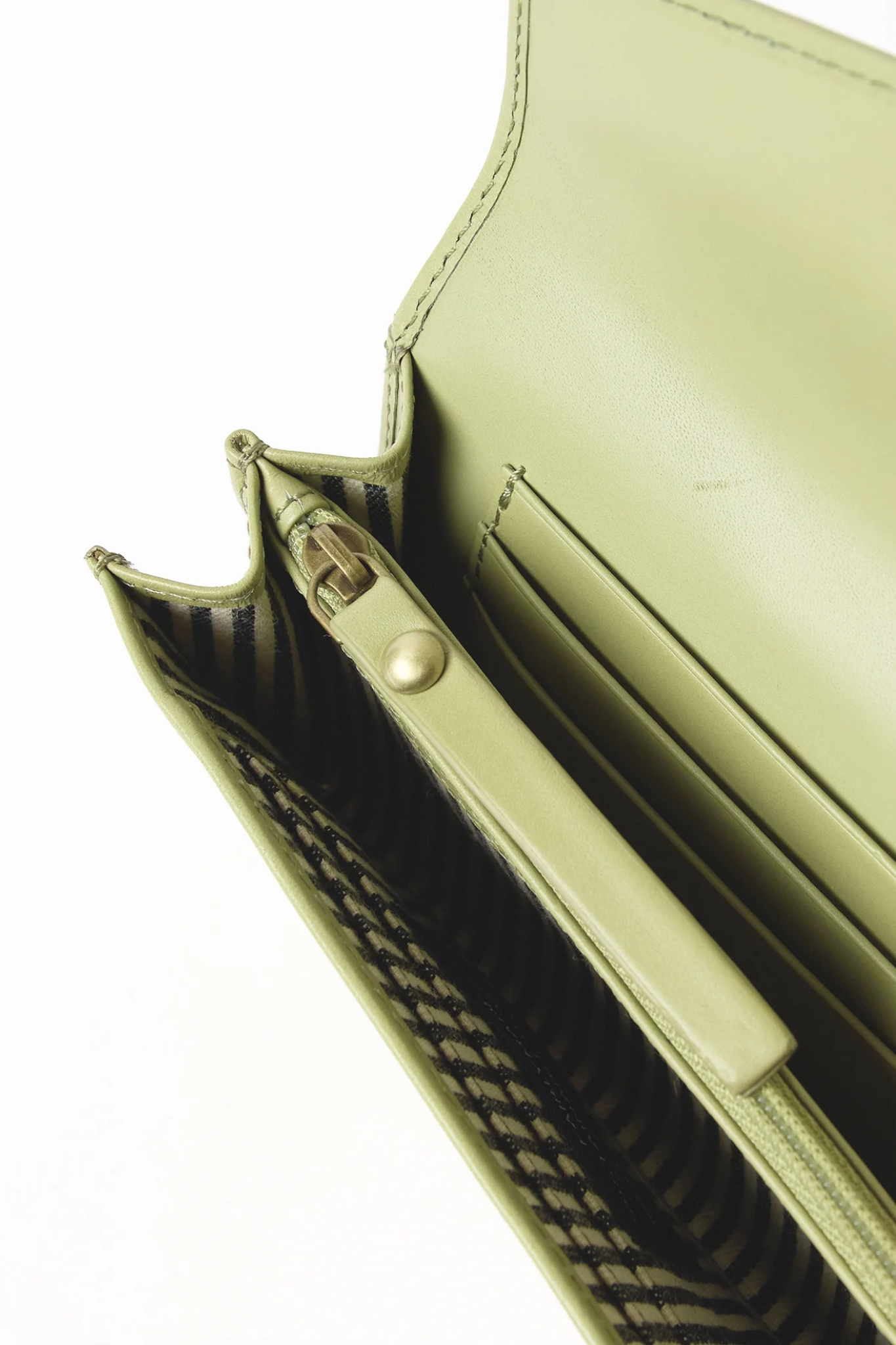 HARMONICA WALLET - TEA GREEN CLASSIC LEATHER