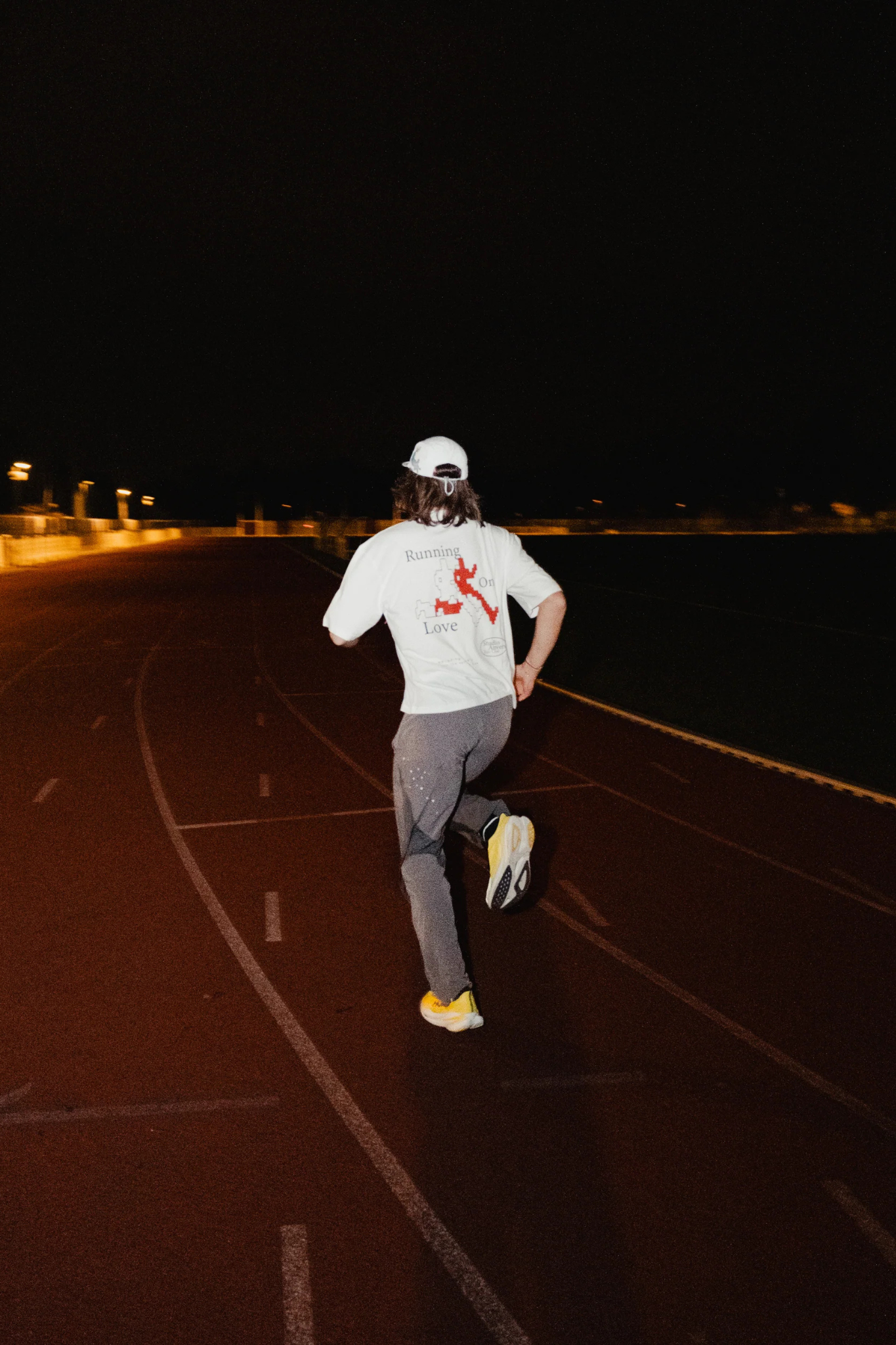 RUNNING ON LOVE T-SHIRT - WHITE