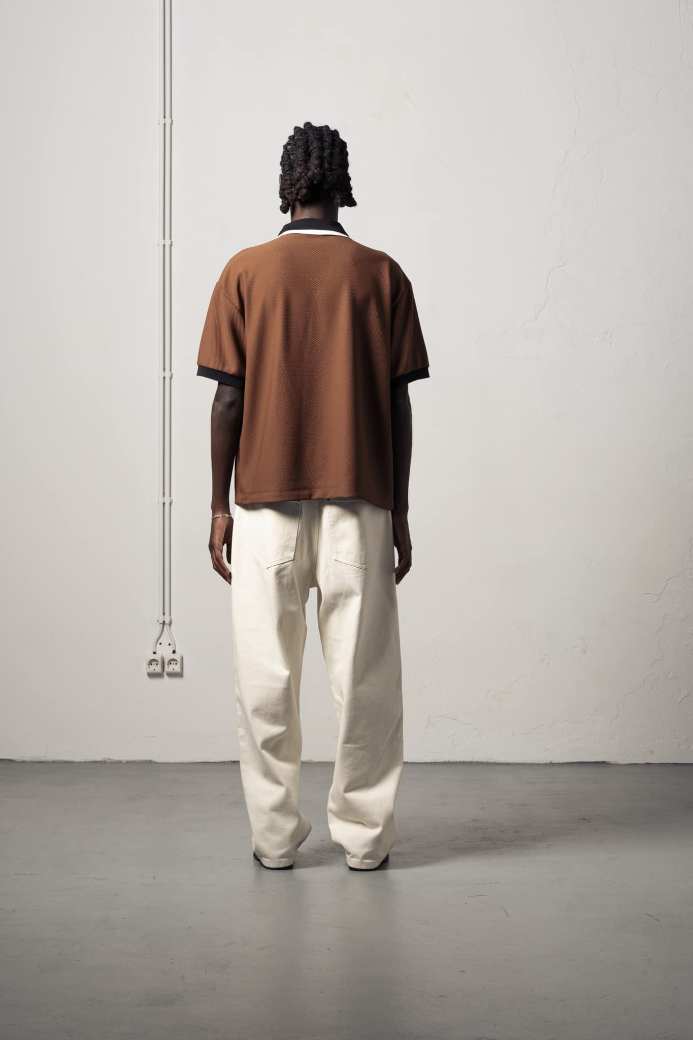 SPRTV FOOTBALL T-SHIRT - BROWN