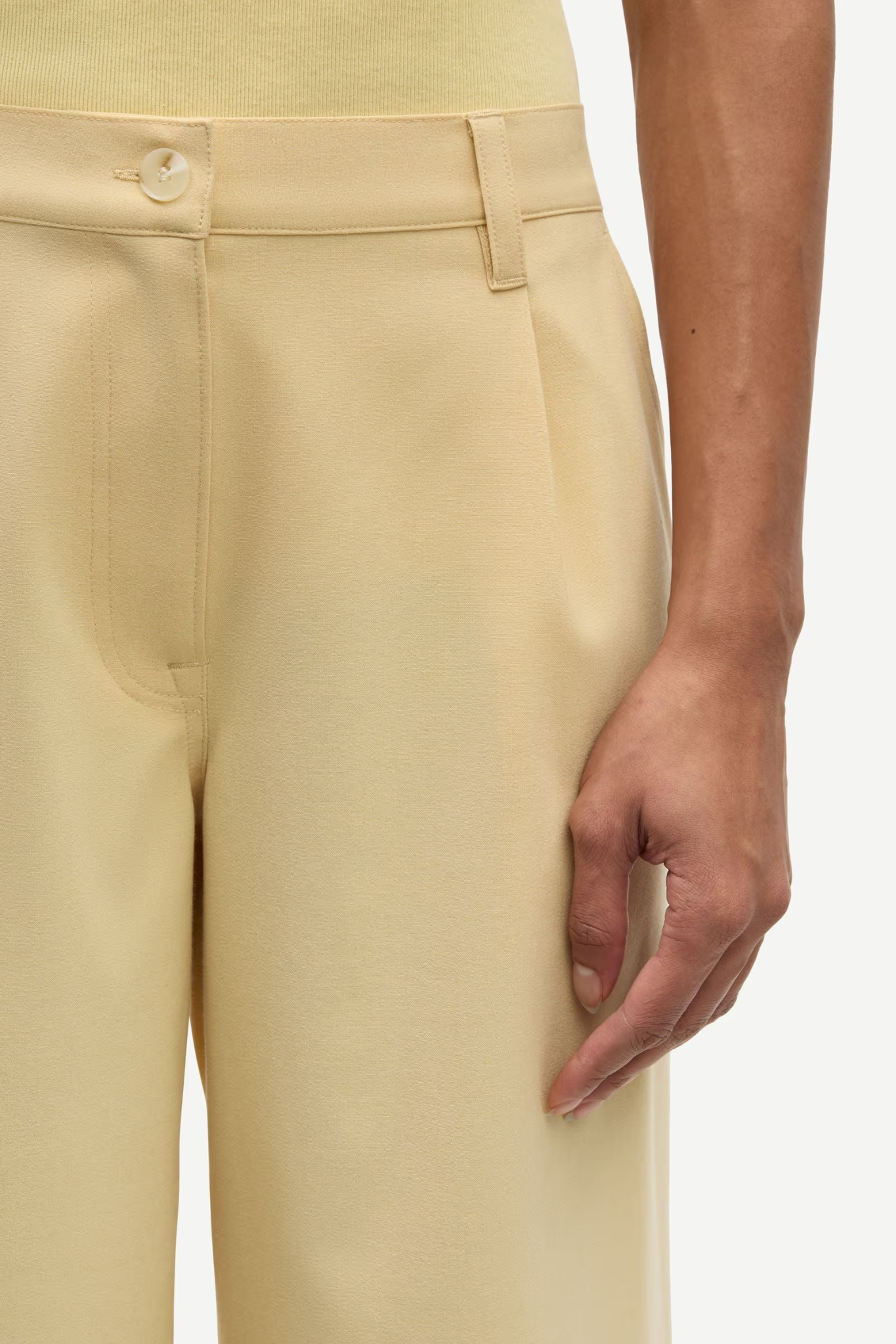 HARPER PLEAT SHORTS - STRAW