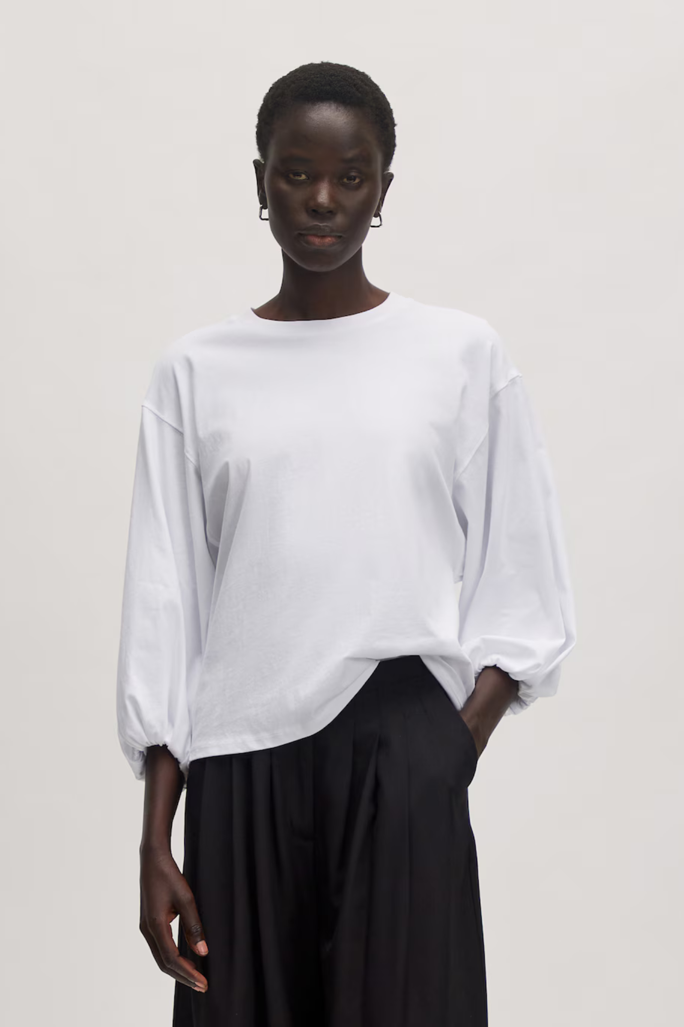 INVANA T-SHIRT - WHITE