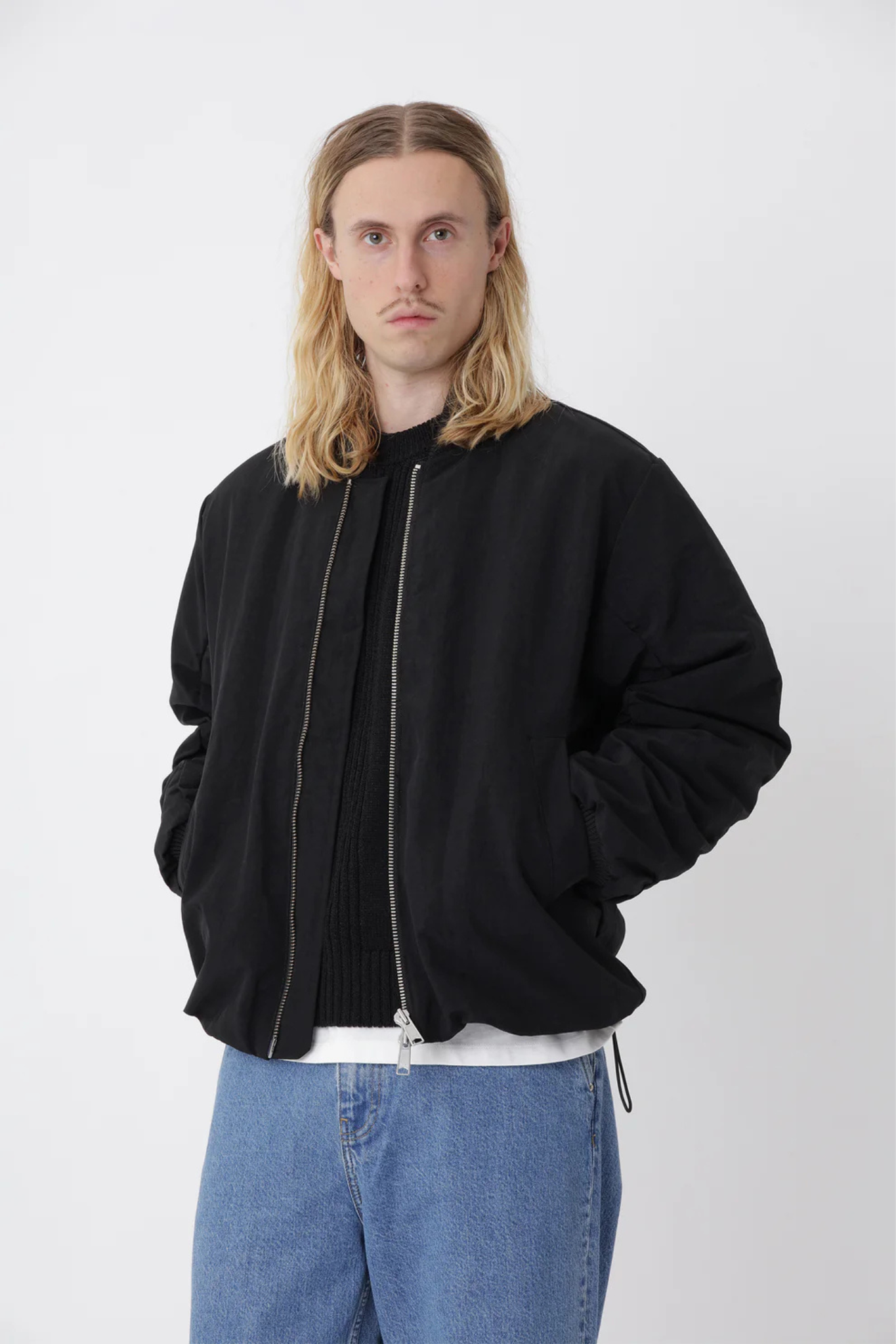 ZAIN.01 BOMBER JACKET - BLACK