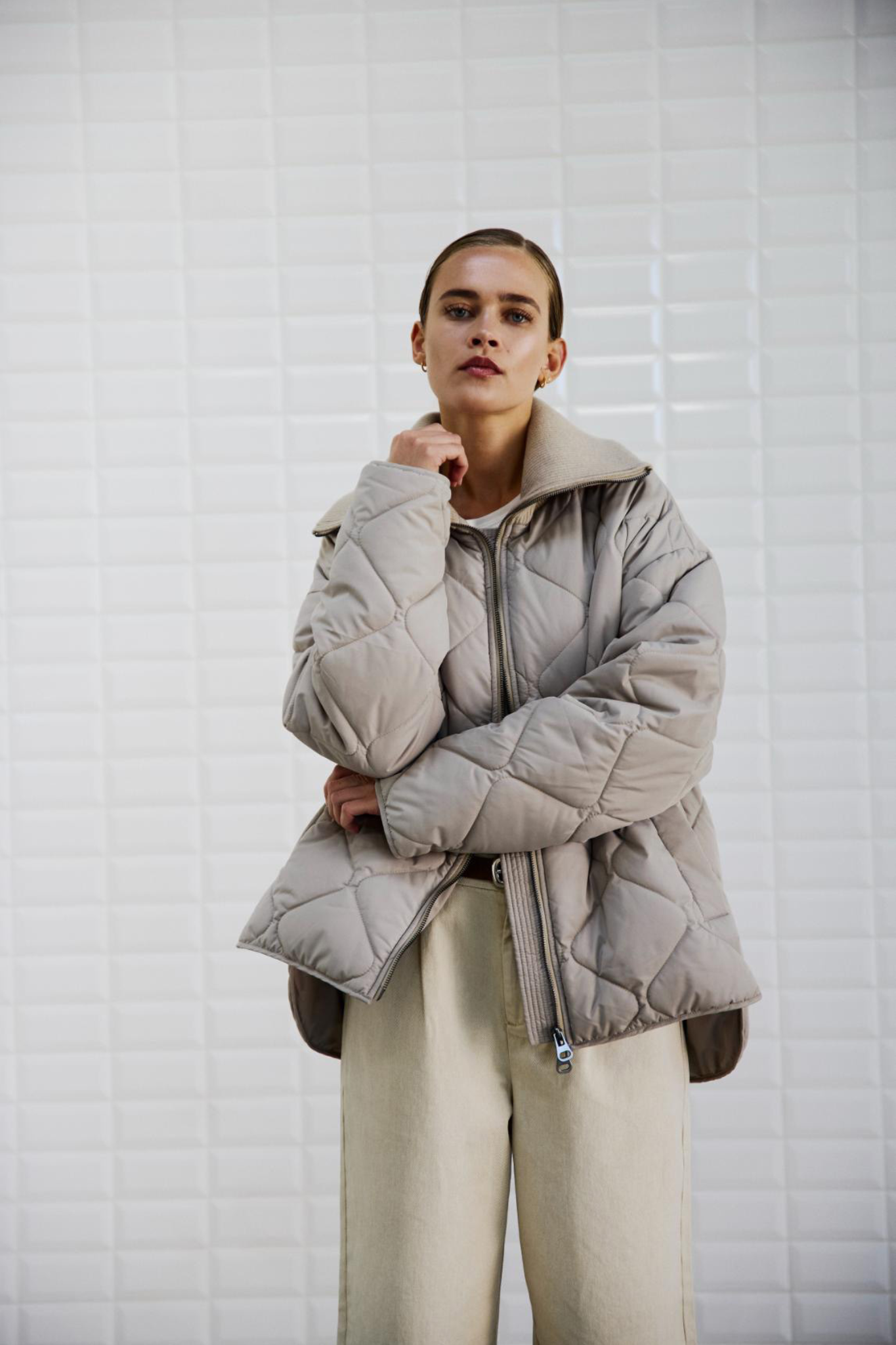 TRIBECCA QUILTED JACKET - GREY SAND