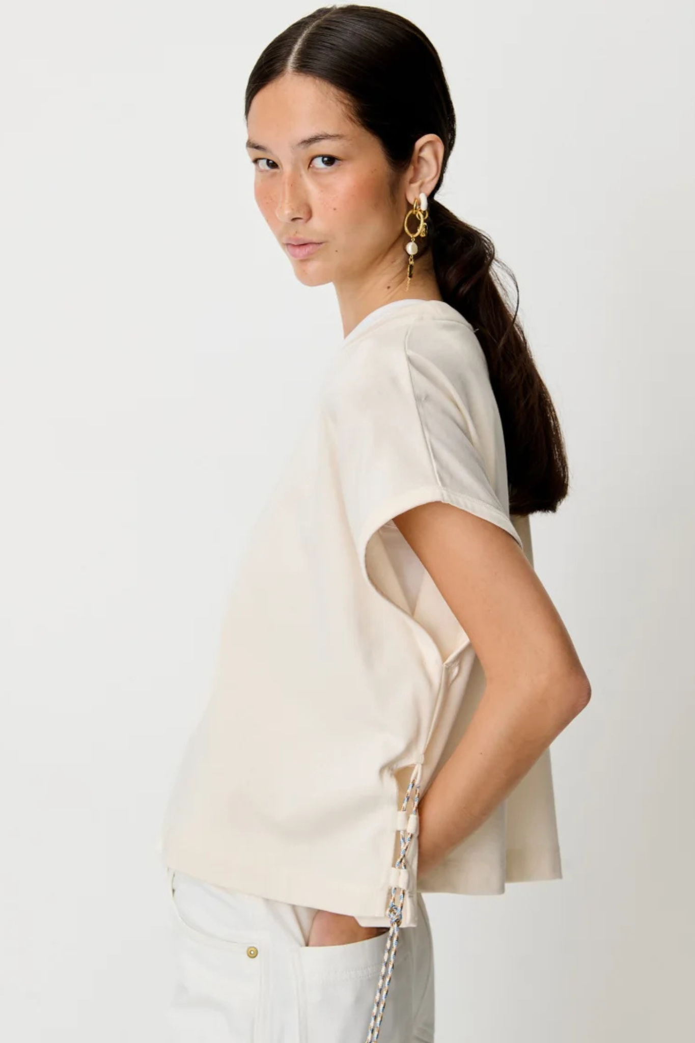 ERNISTO DRAWSTRING T-SHIRT - FLEUR DE SEL
