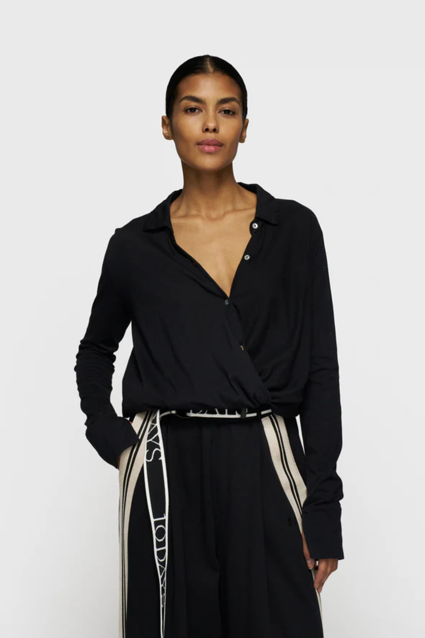 WRAP BLOUSE - BLACK