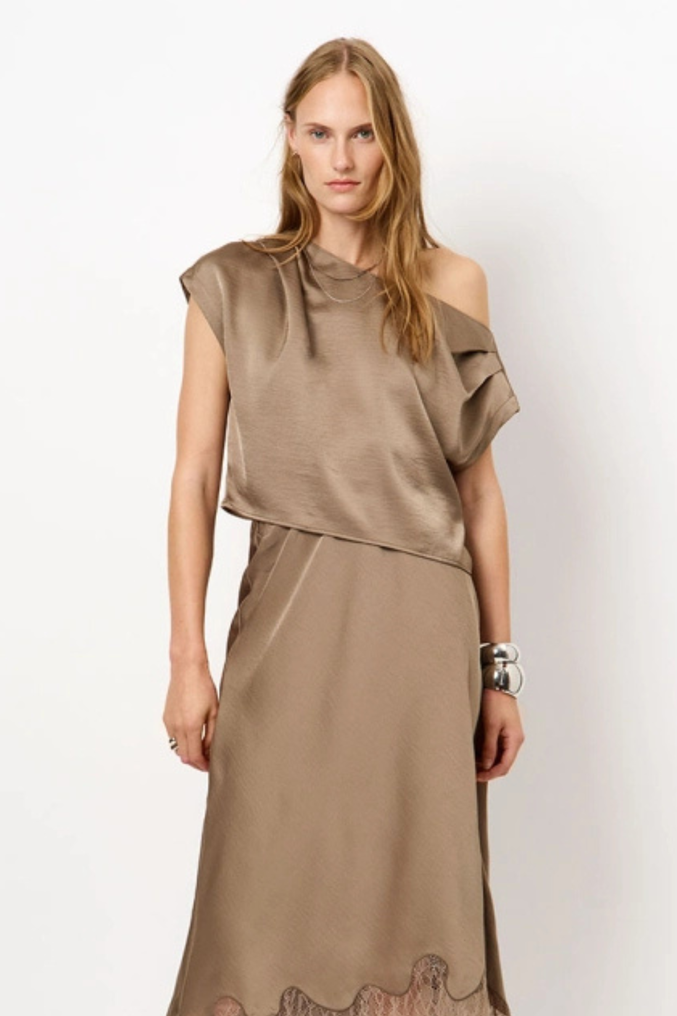 ROAM SATIN DRAPEY TOP - STONE