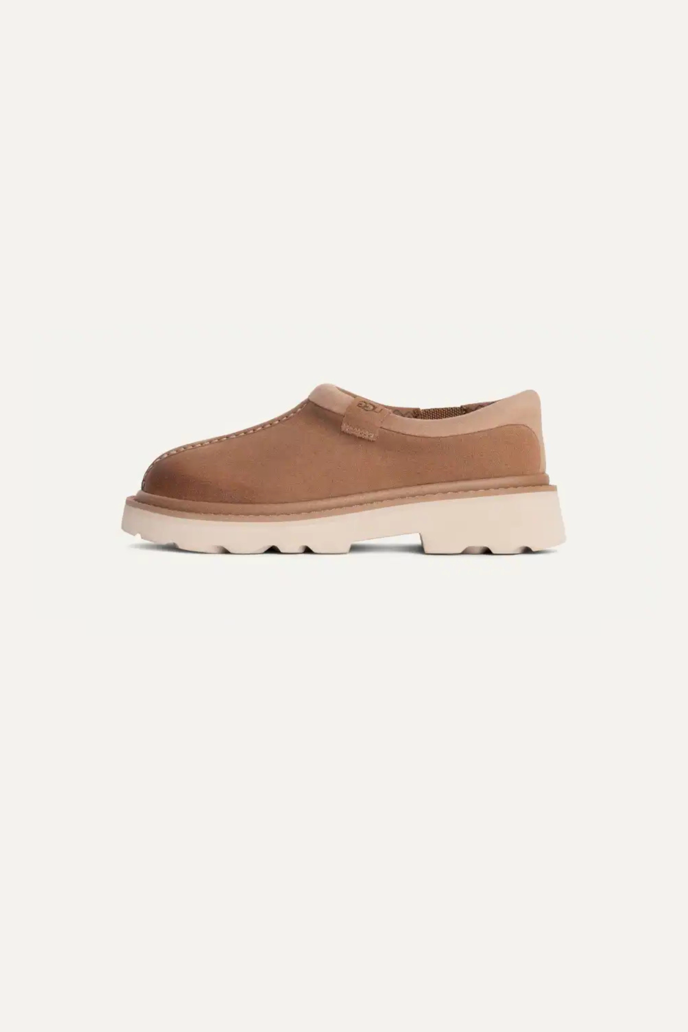 UGG man tasman lug in chestnut. Side view