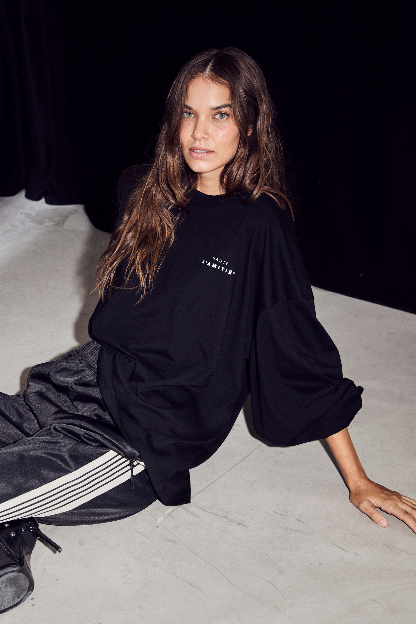 CREW NECK LS TEE - BLACK