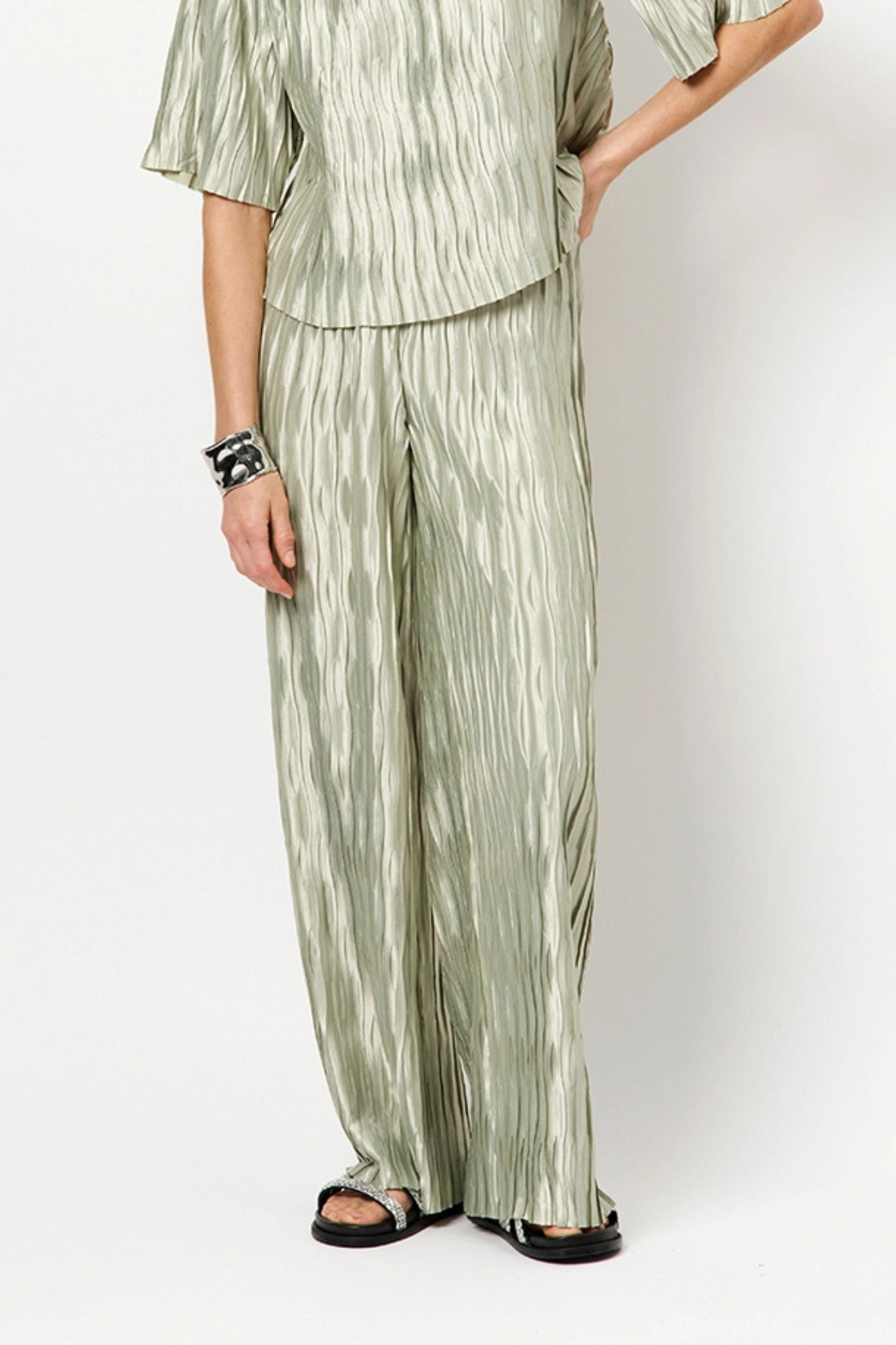 LILIUM PLISSÉ PANTS - SOFT PISTACHIO