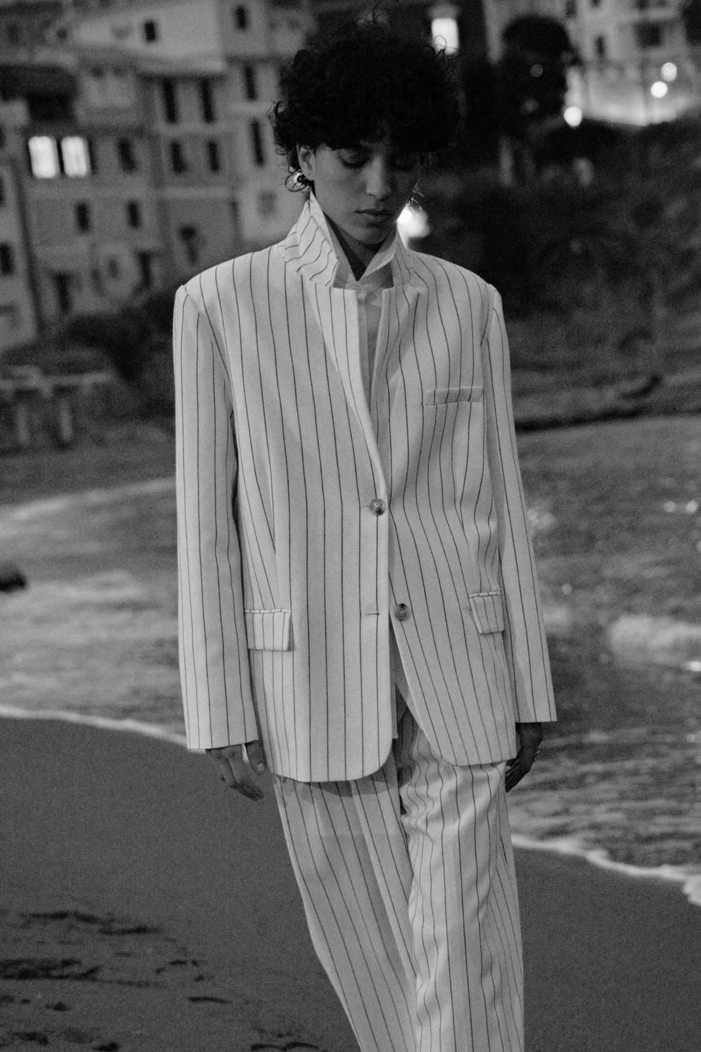 VELVET BLAZER - WHITE
