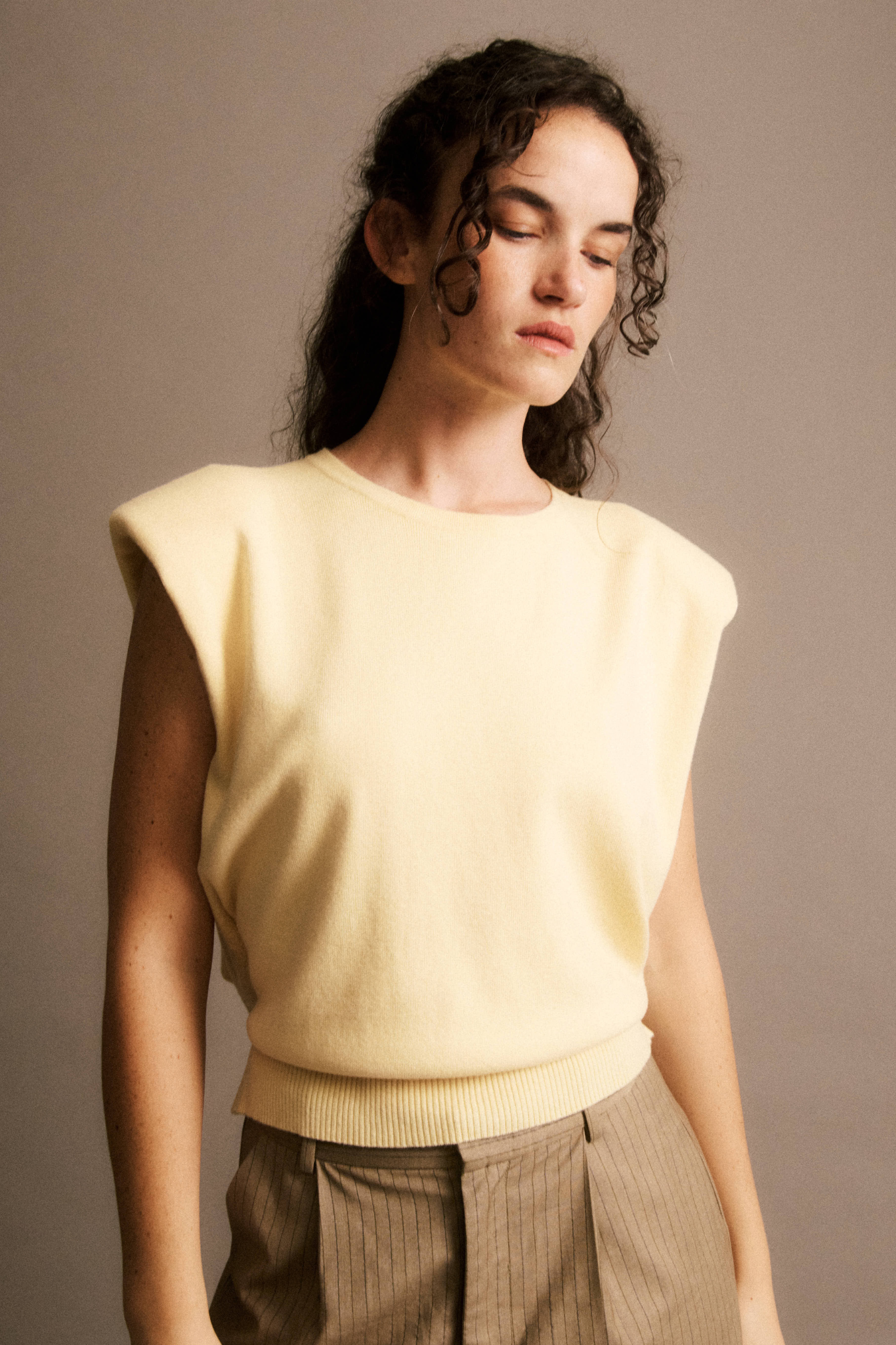 CALEB TOP - PALE YELLOW