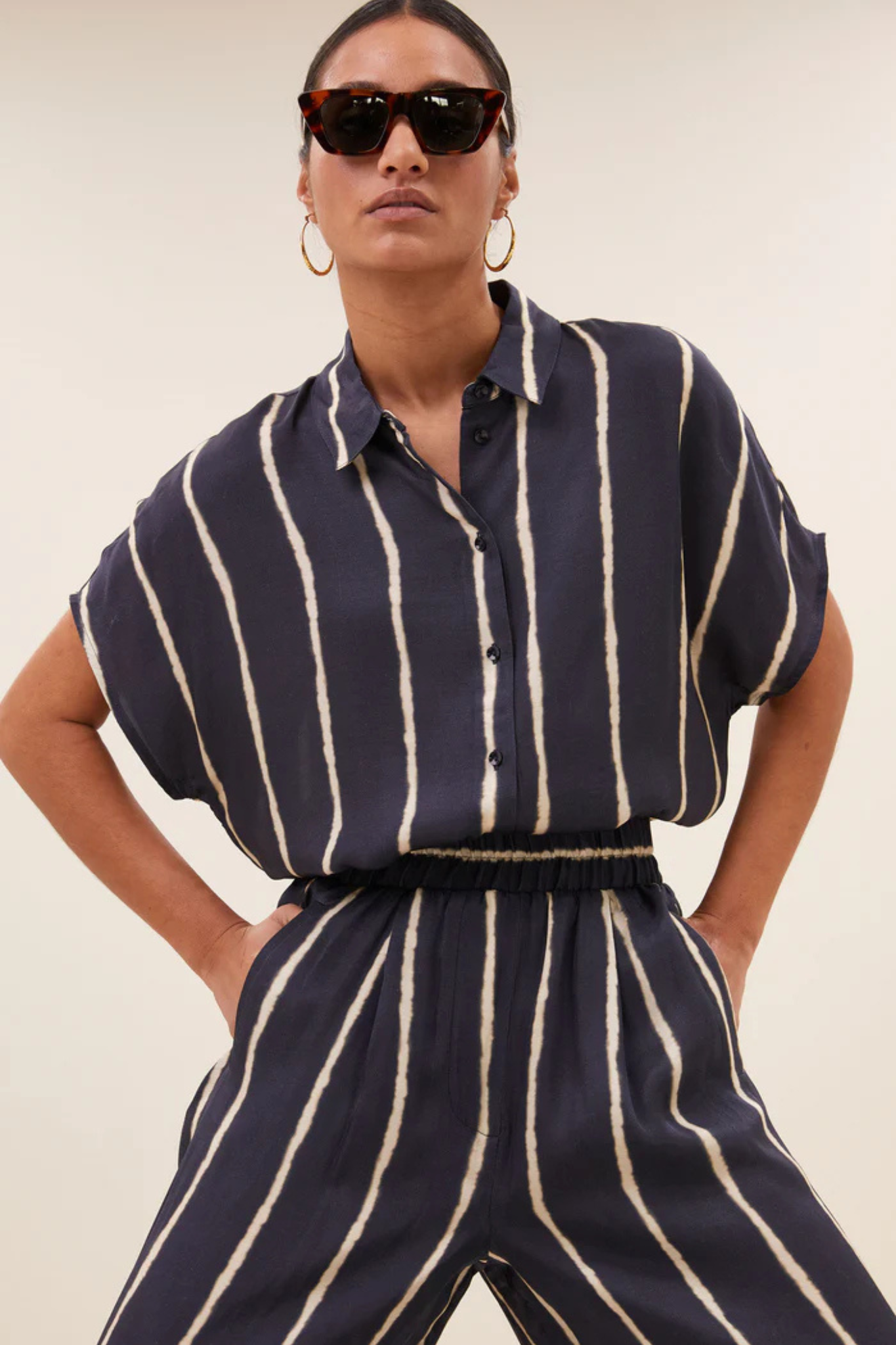 KARLY TIE DYE STRIPE BLOUSE - BLUE TIE DYE STRIPE