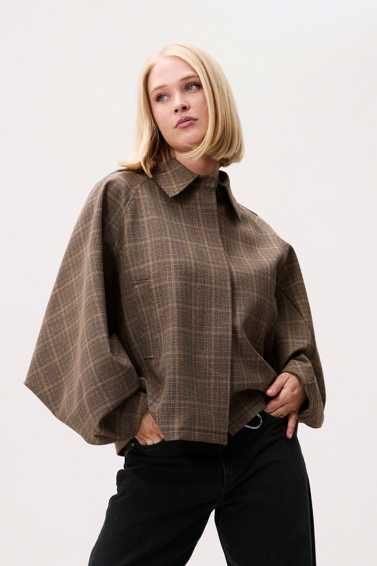 CHECK CAPE JACKET - CARAMEL