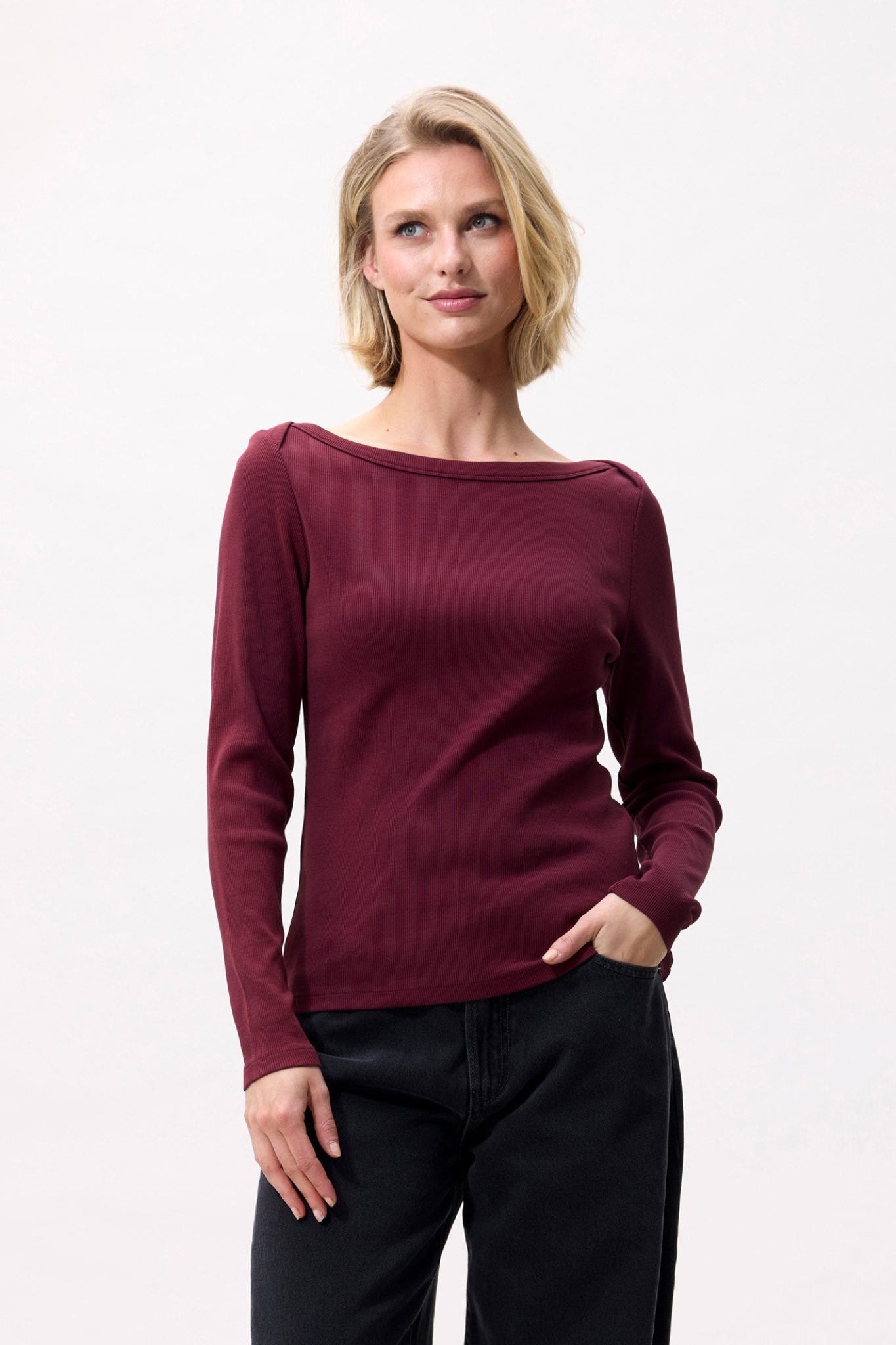 BOATNECK RIB LONG SLEEVE T-SHIRT - MERLOT