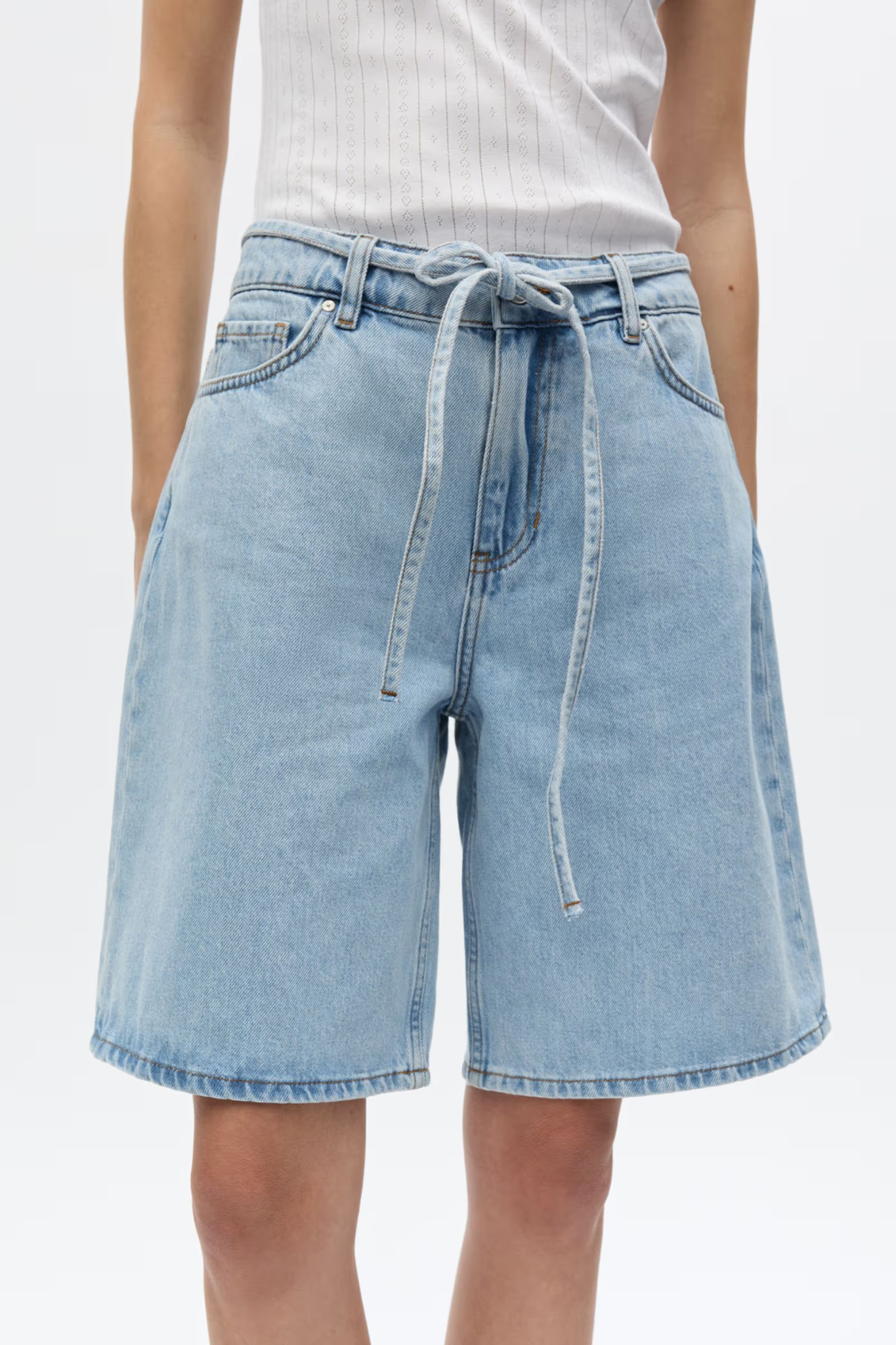 BROOKLYN SHORTS - MID LIGHT BLUE