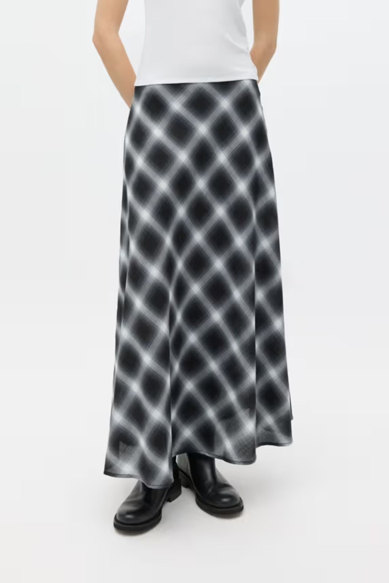 LIN SKIRT - NAVY CHECK