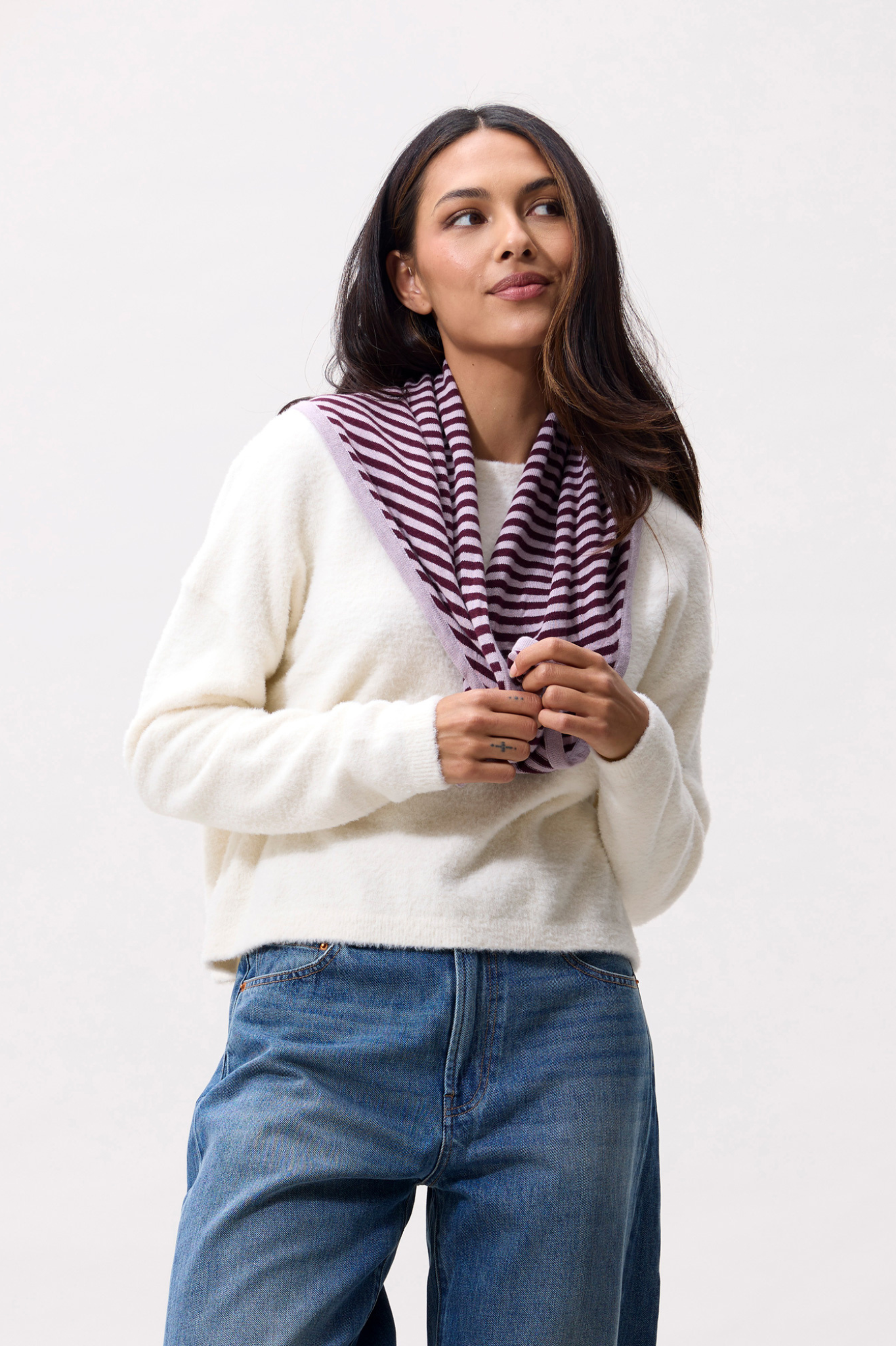 STRIPED TRIANGLE SCARF - LAVENDER FROST