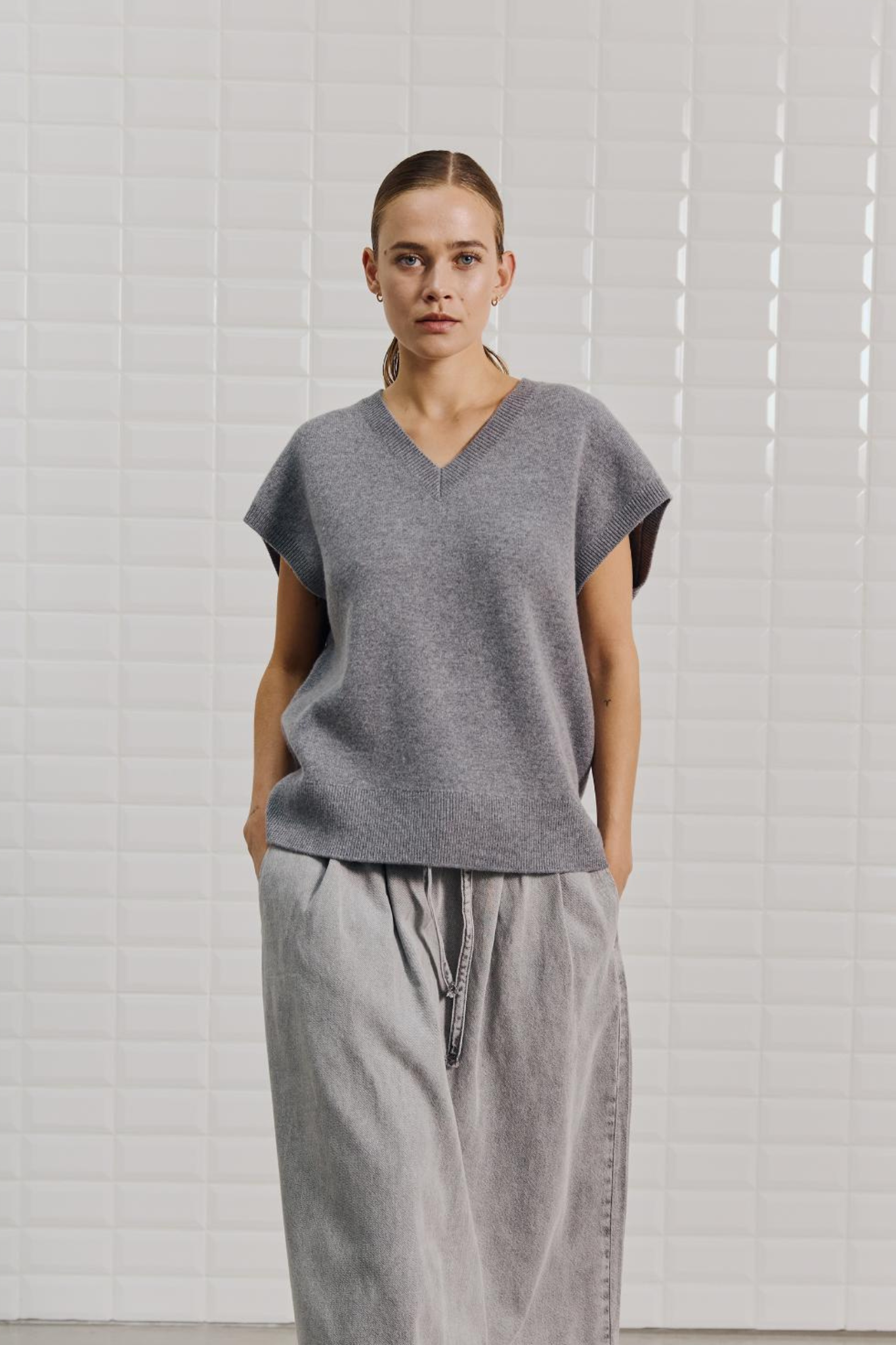 COOPER V-NECK KNITWEAR - GREY MELANGE