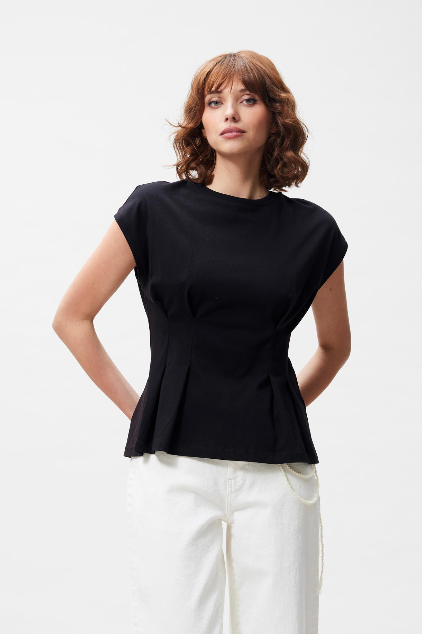 WITH WAIST PLEATS T-SHIRT - BLACK