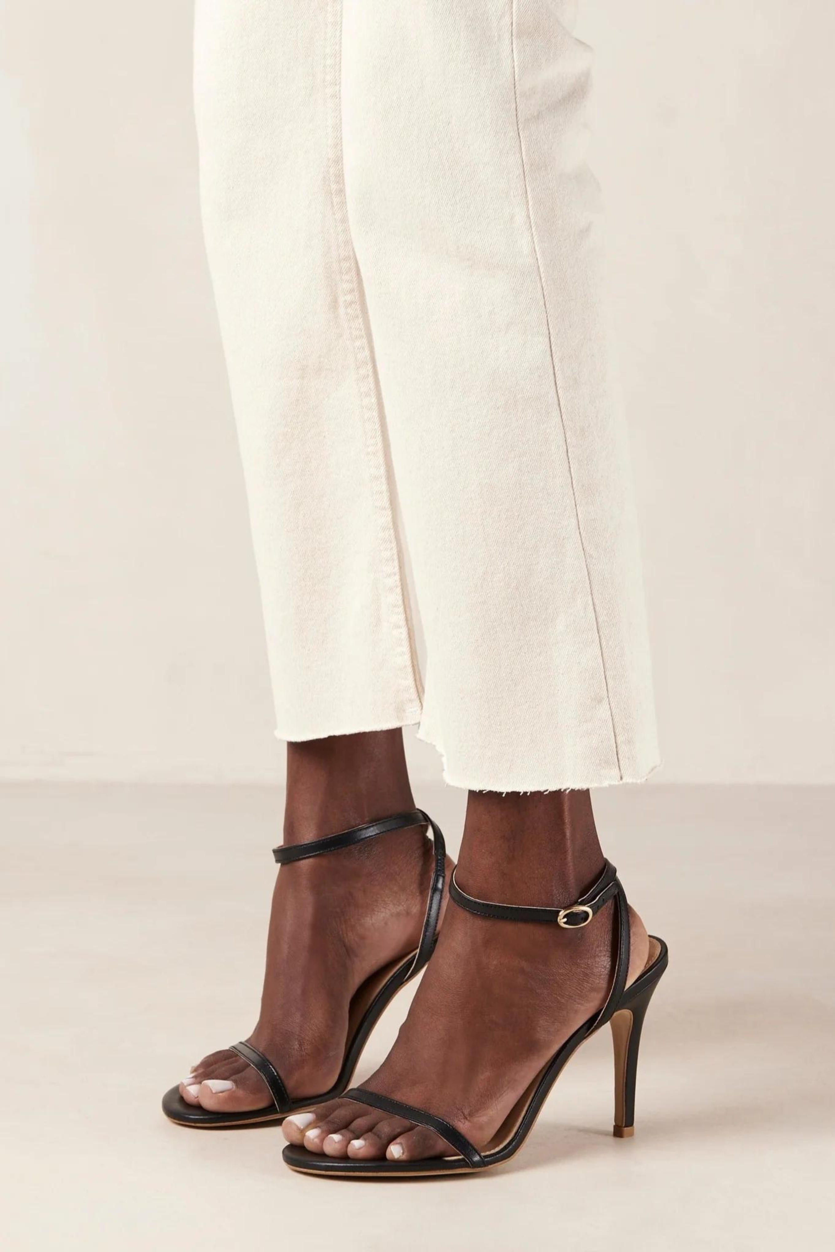 OTIS LEATHER SANDALS - BLACK