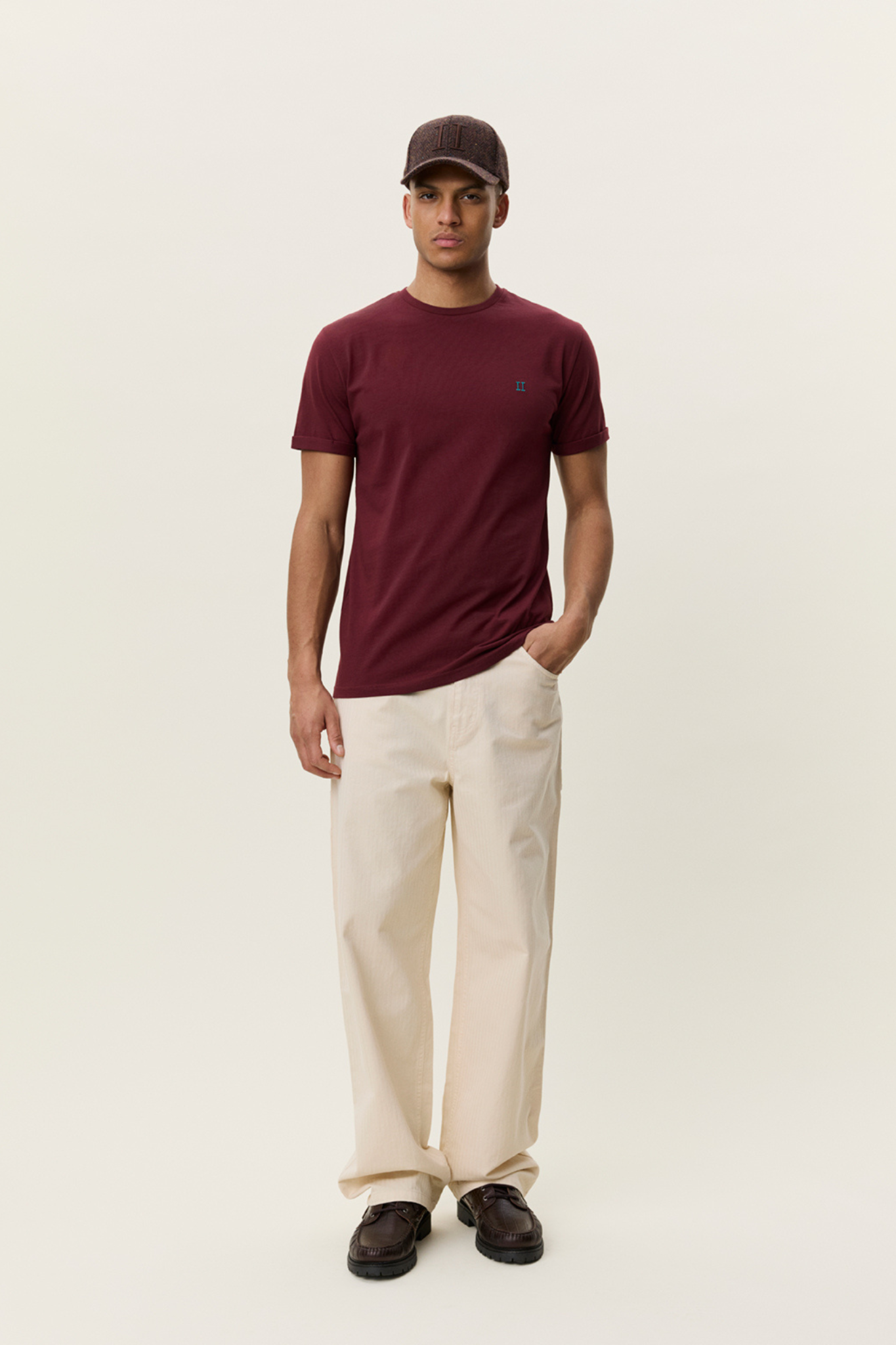 CORE SEASONAL T-SHIRT - CHOCOLATE TRUFFLE RED