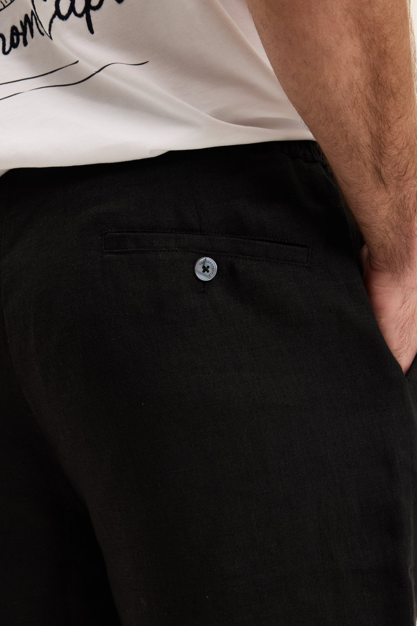 HLIN LINEN SHORT - BLACK