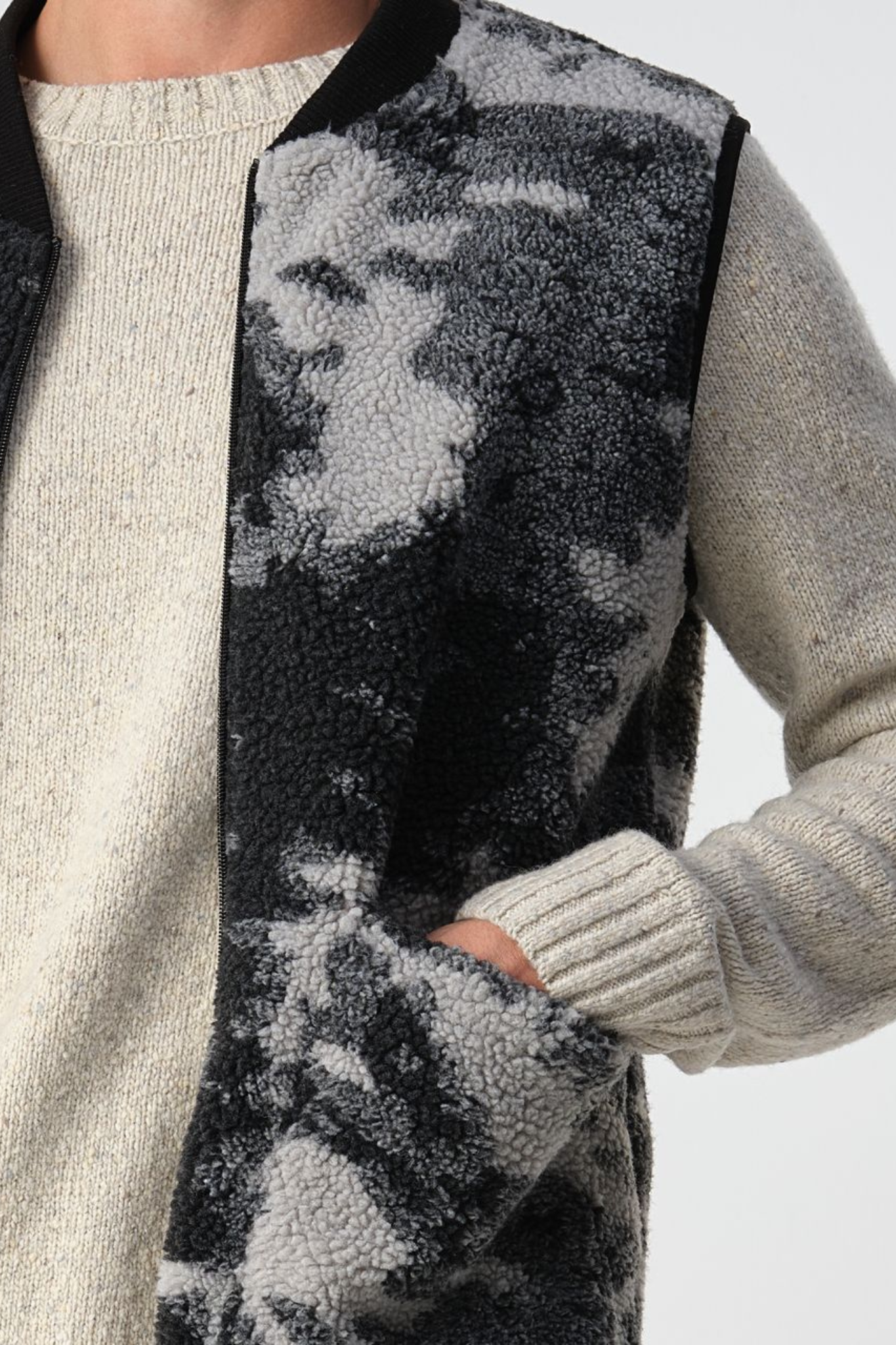 BRUCE ART VEST - GREY
