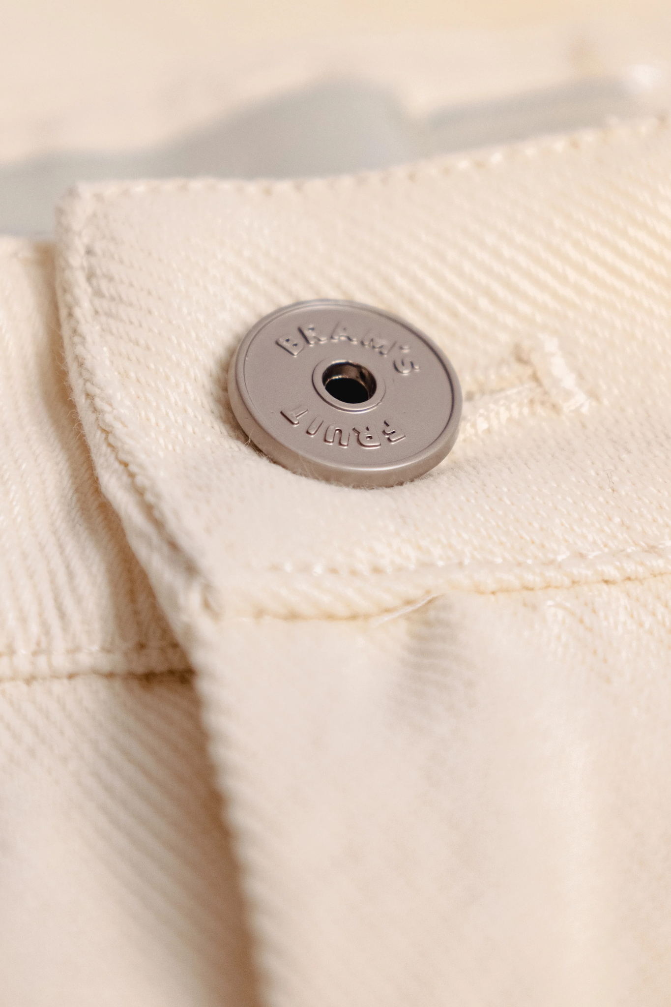 TWILL DISTRESSED SHORTS - BEIGE