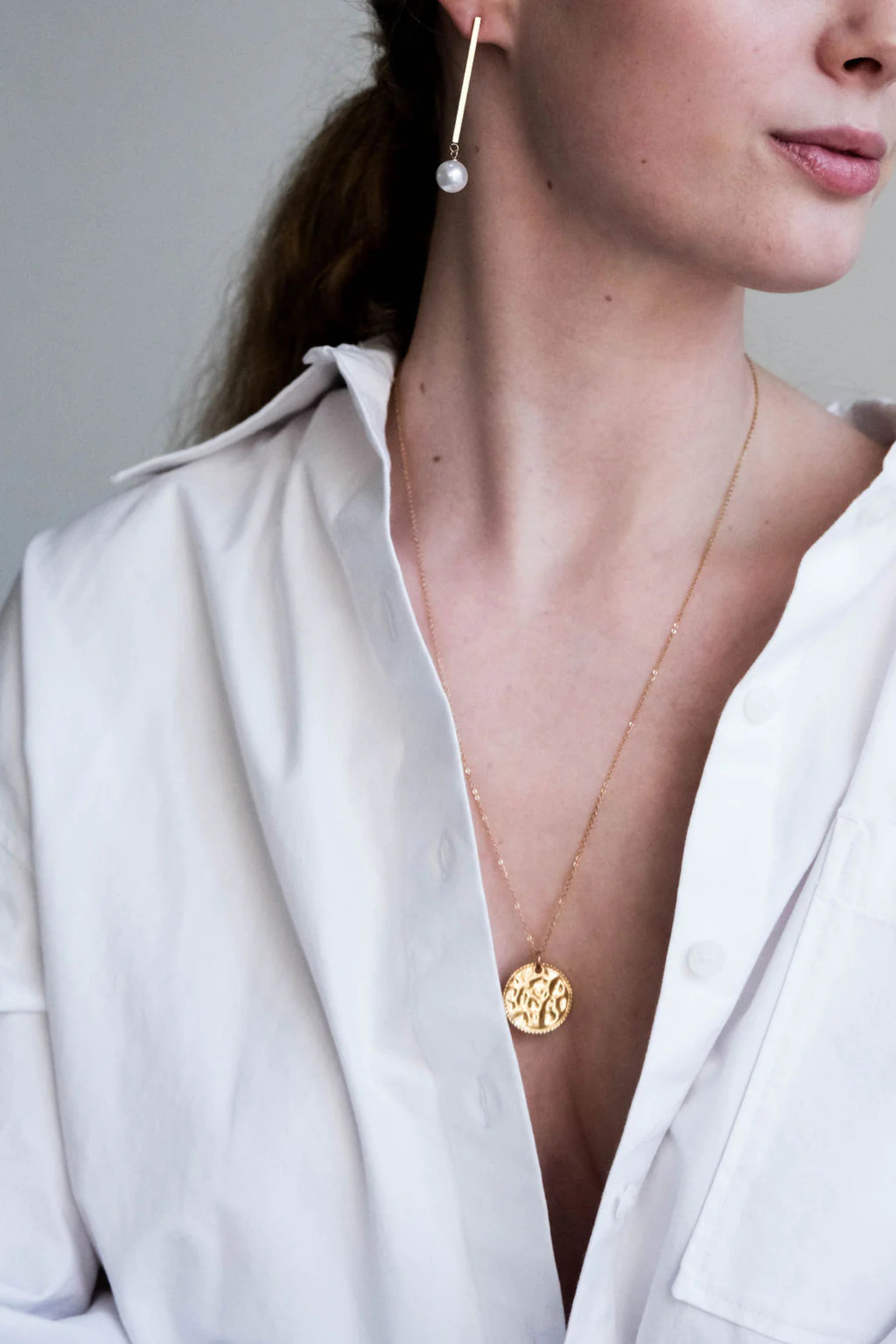 Maste lola necklace in gold.