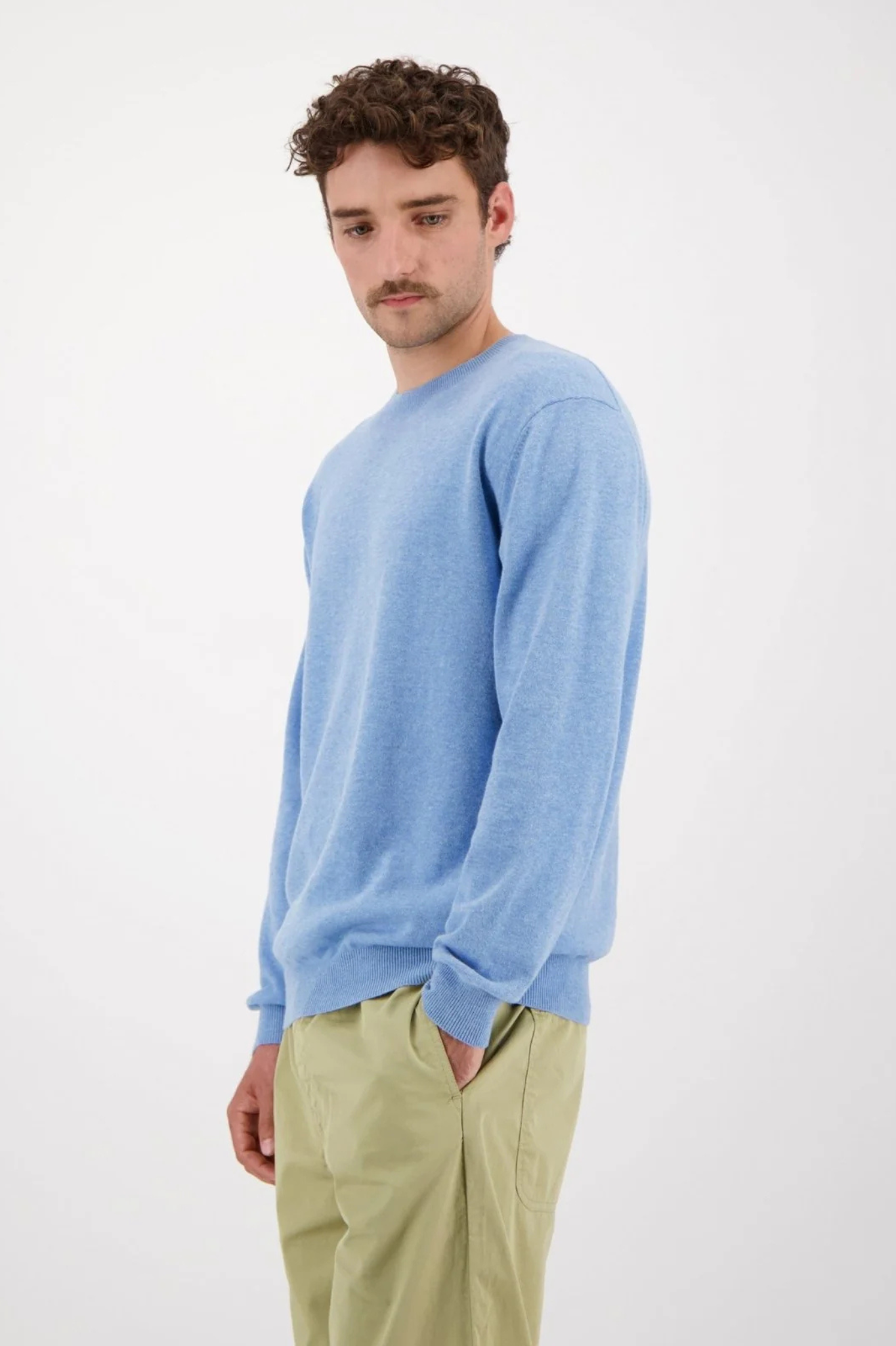 FLICK LIGHTWEIGHT CREWNECK SWEATER - LIGHT BLUE