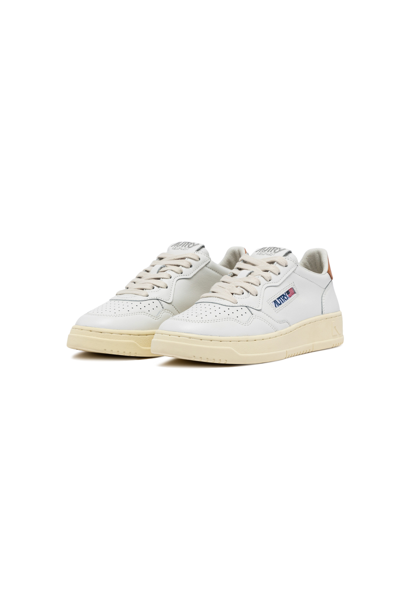 Autry medalist low men sneakers in white and brown detail. Front view