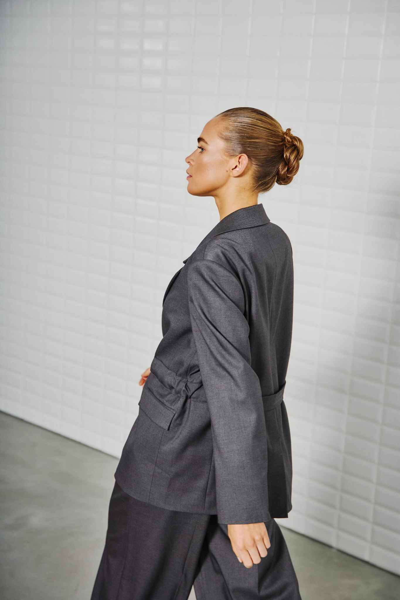 MAGNOLIA TAILORED BLAZER - MIDNIGHT GREY