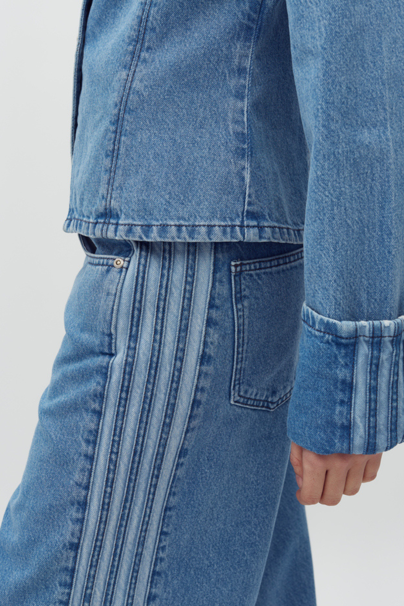 KAVINA JEANS - SKY BLUE WASH