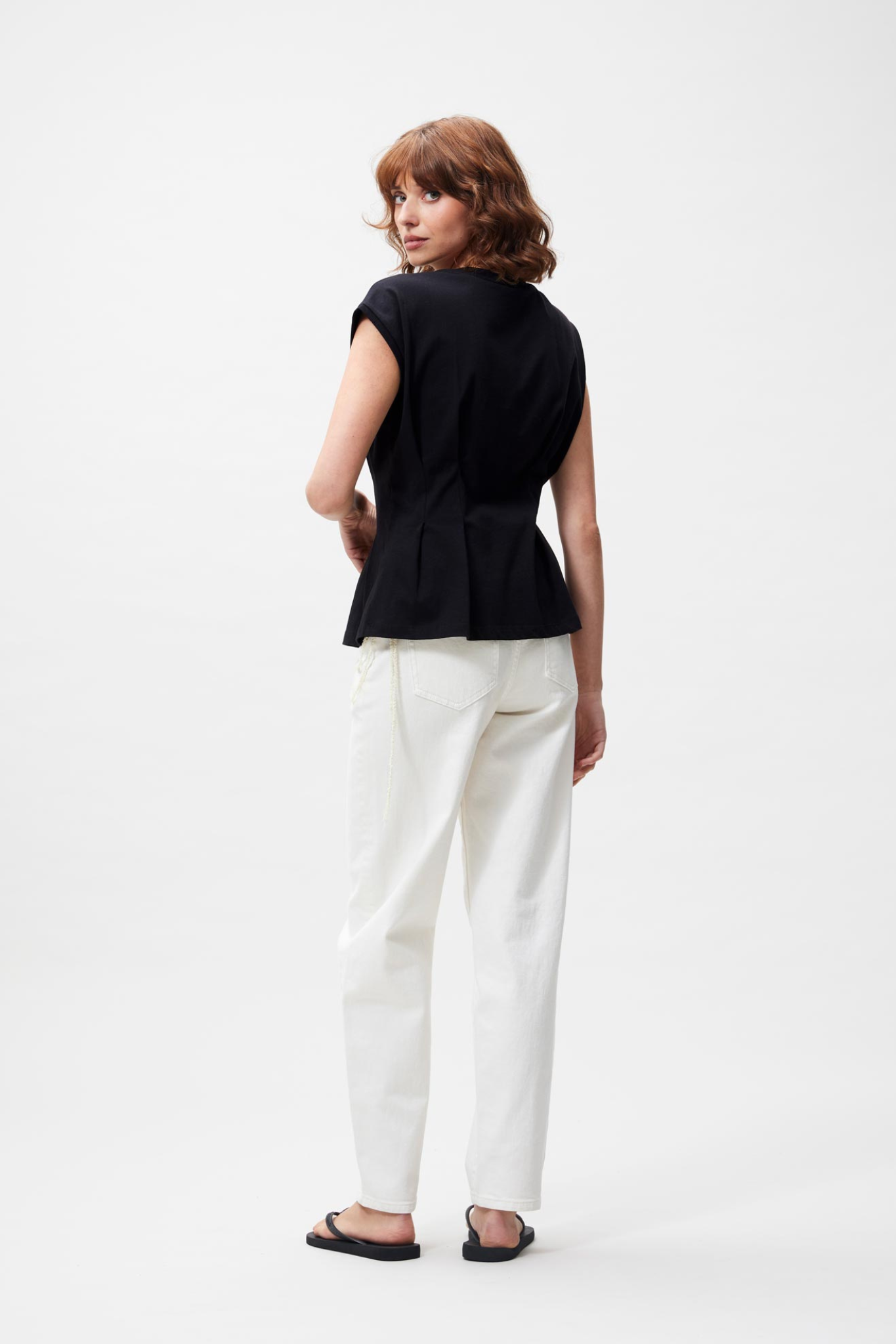 WITH WAIST PLEATS T-SHIRT - BLACK