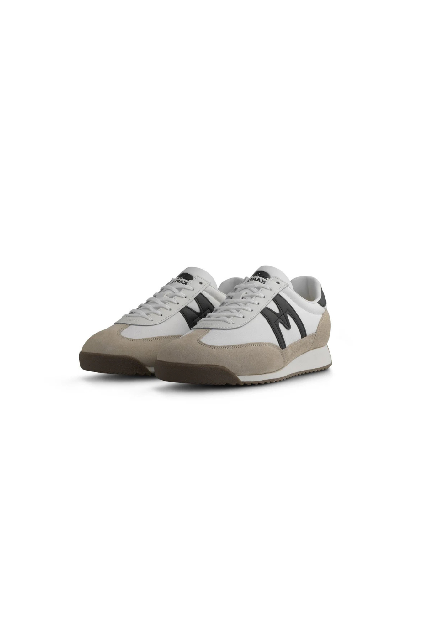 KARHU MESTARI WOMEN SNEAKERS - SILVER LINING/BLACK. Front view