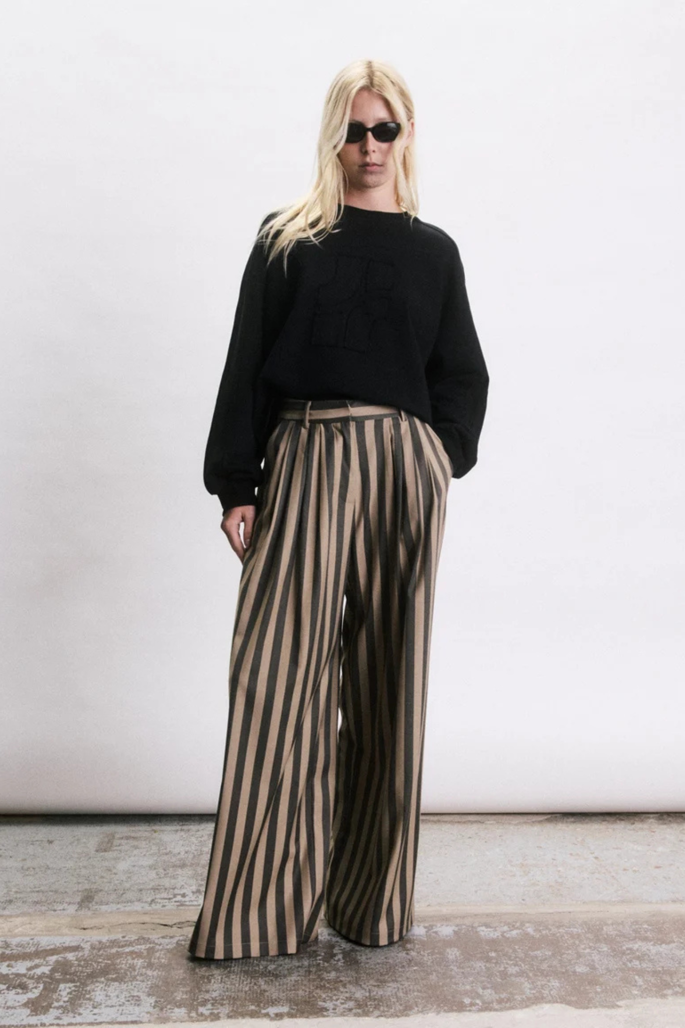 SOEN SWEATSHIRT - BLACK