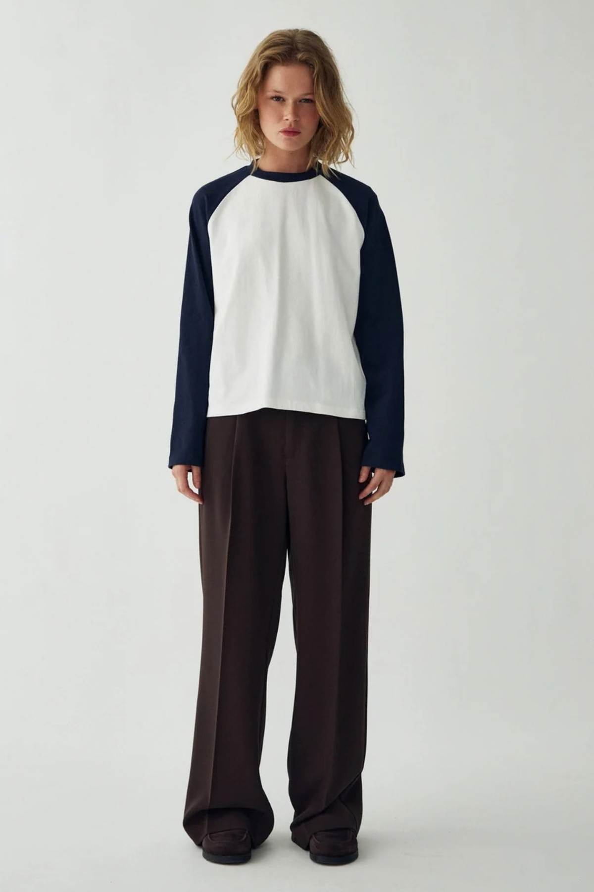 NIKKIE TOP - WHITE NAVY COMBO