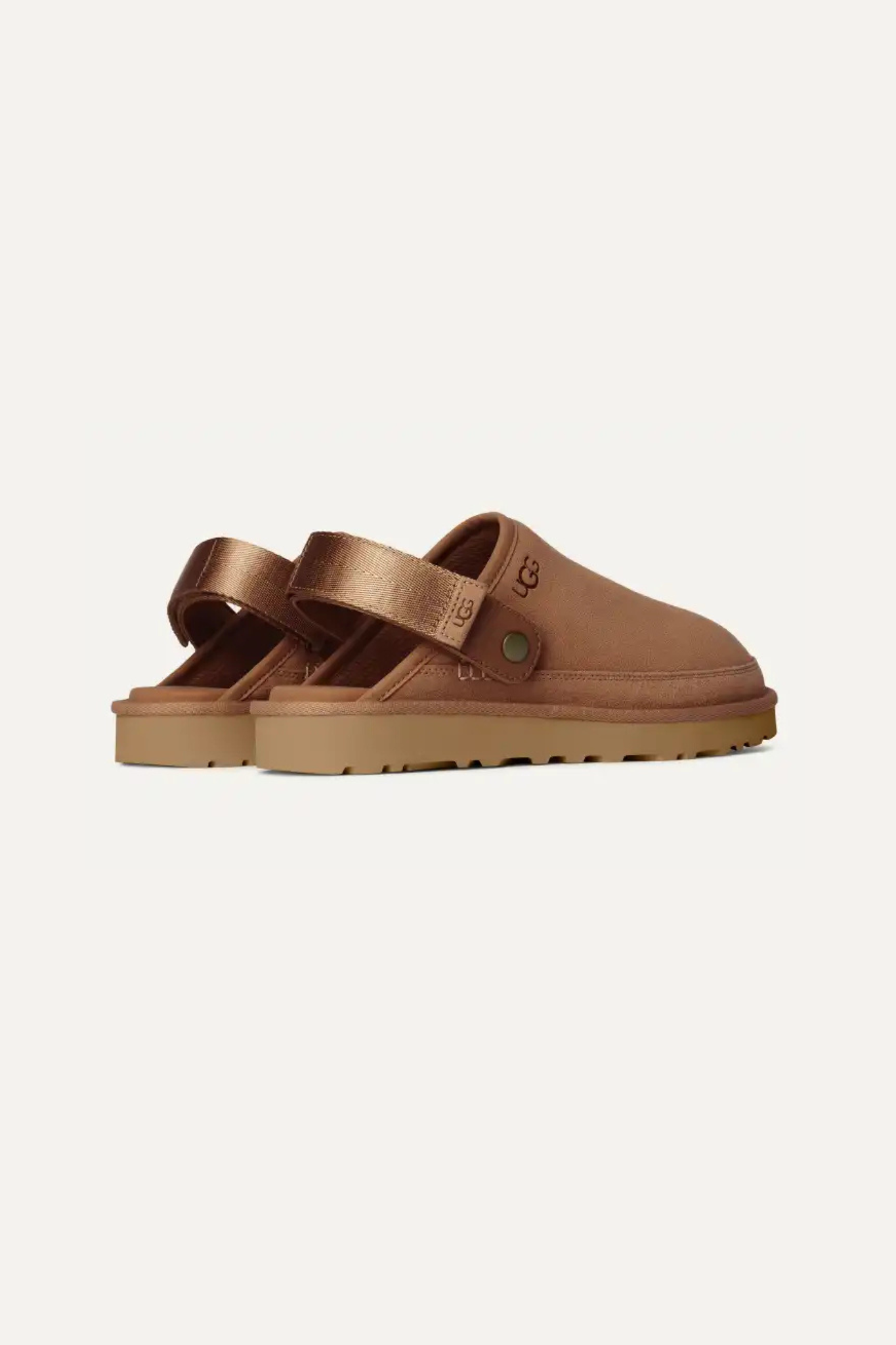 UGG man goldencoast clog in chestnut. Back view