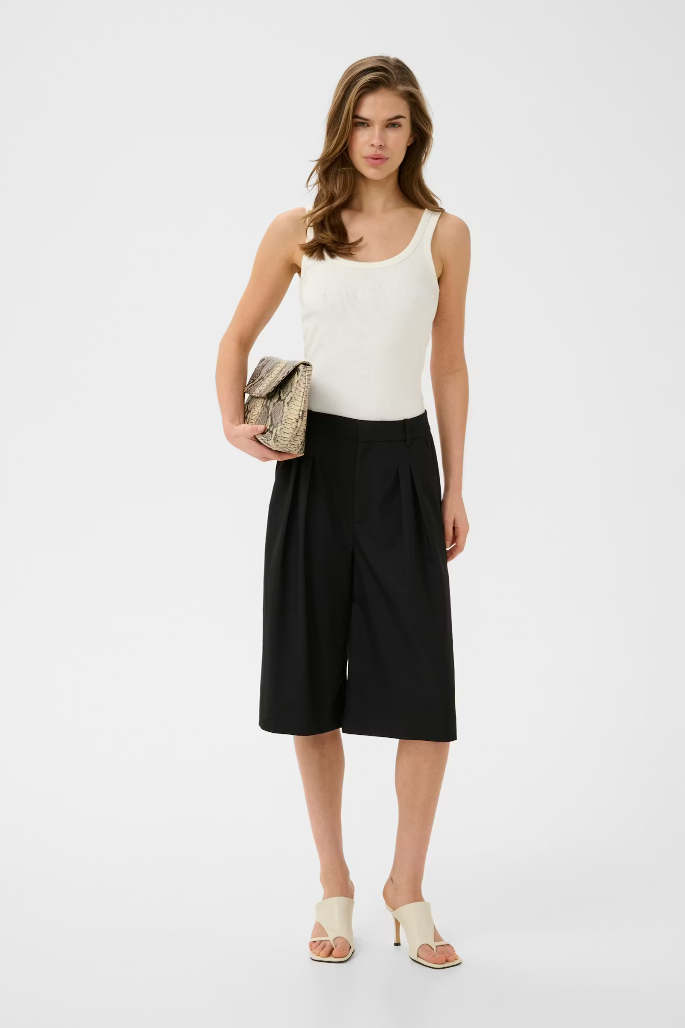 PAULA HW SHORTS - BLACK