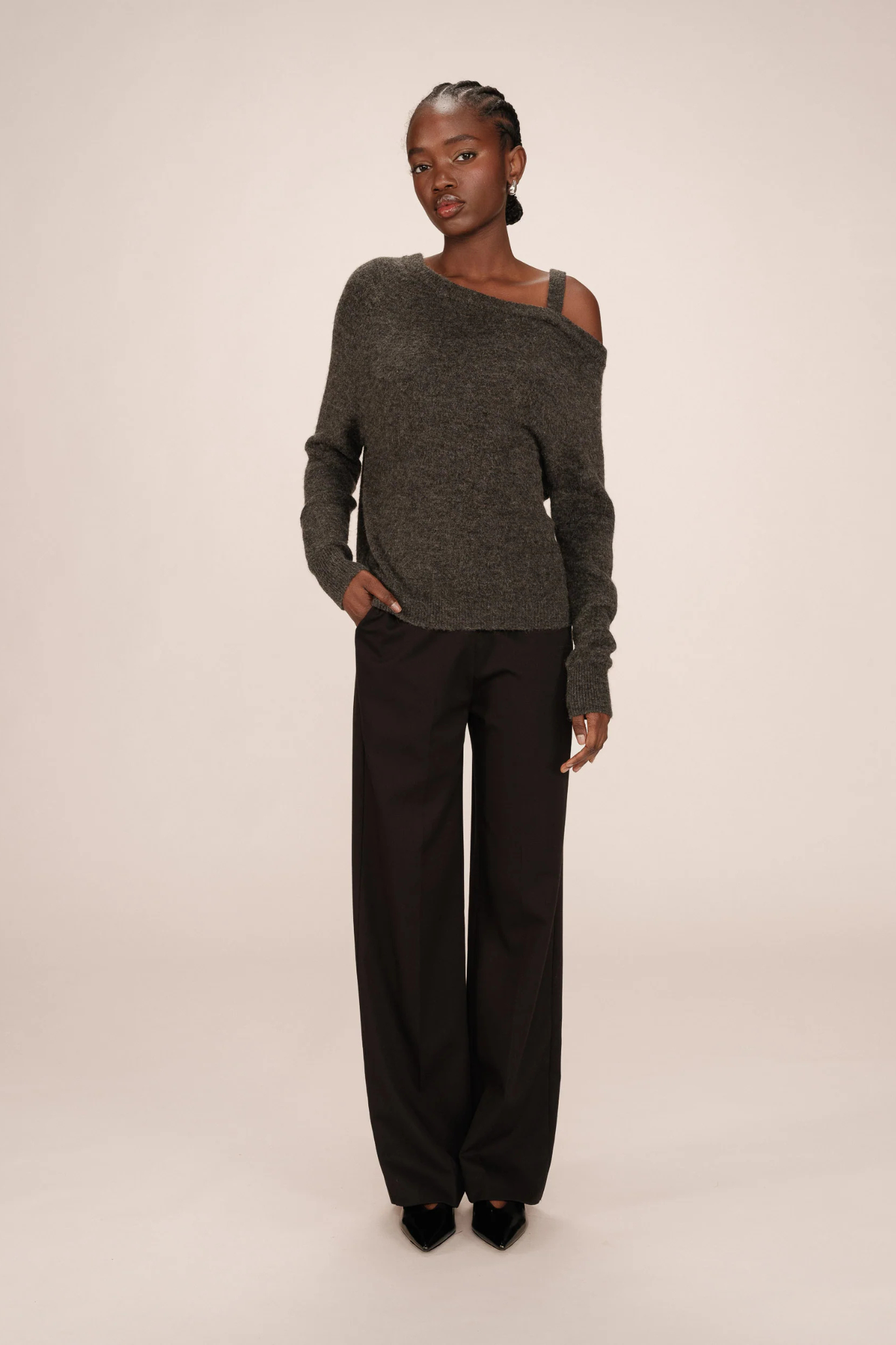 SAMANTHA OFF SHOULDER SWEATER - ANTHRACITE