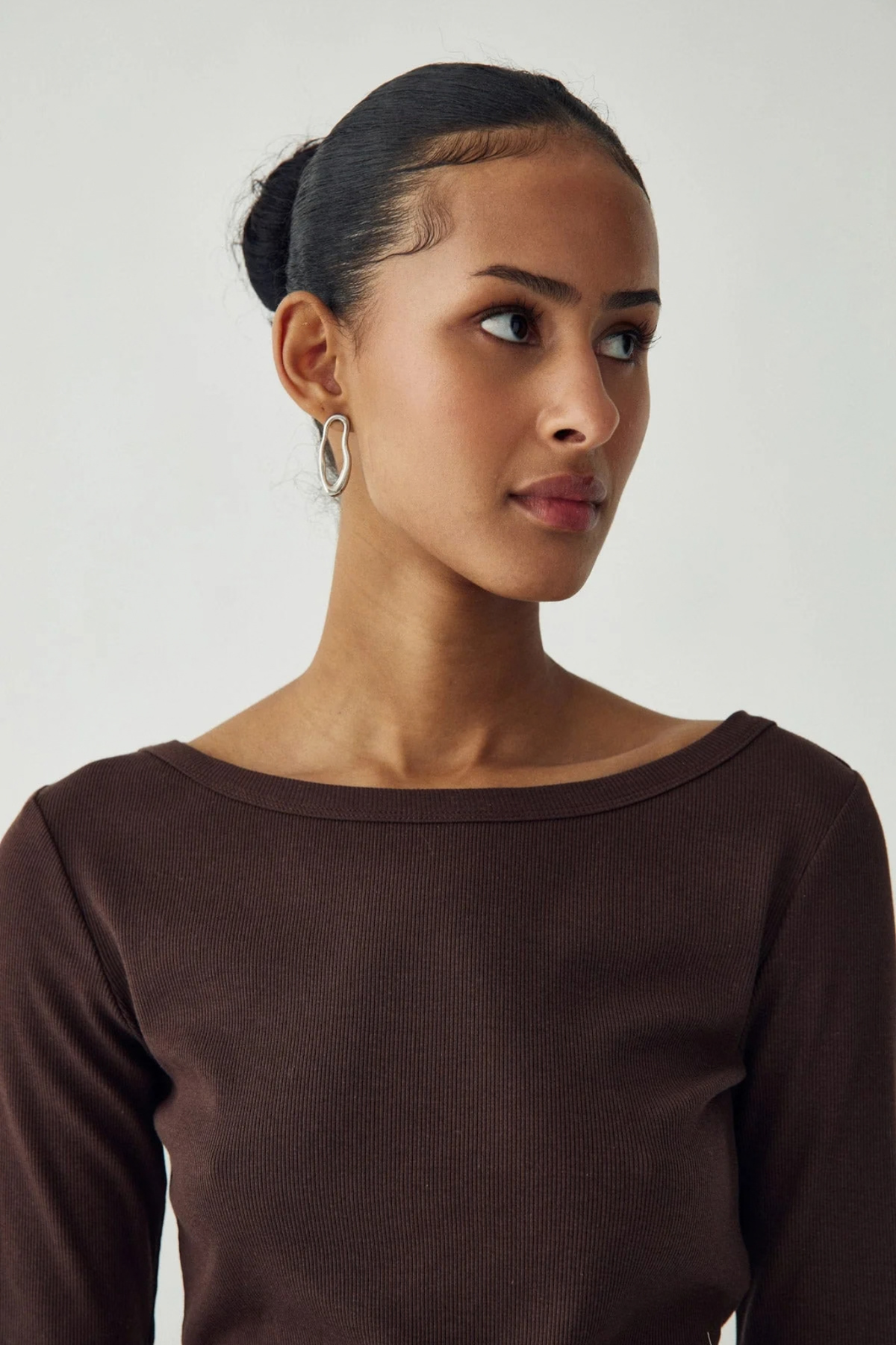 NIKEETA TOP - CHOCOLATE