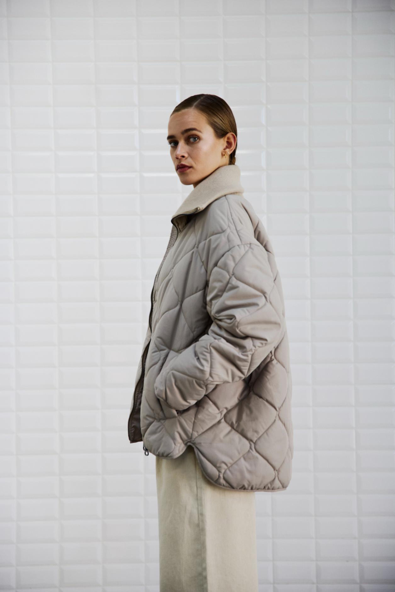 TRIBECCA QUILTED JACKET - GREY SAND