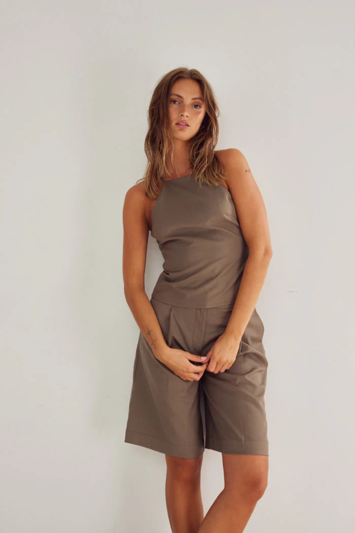 KAZIANA SHORT - TIMBER BROWN
