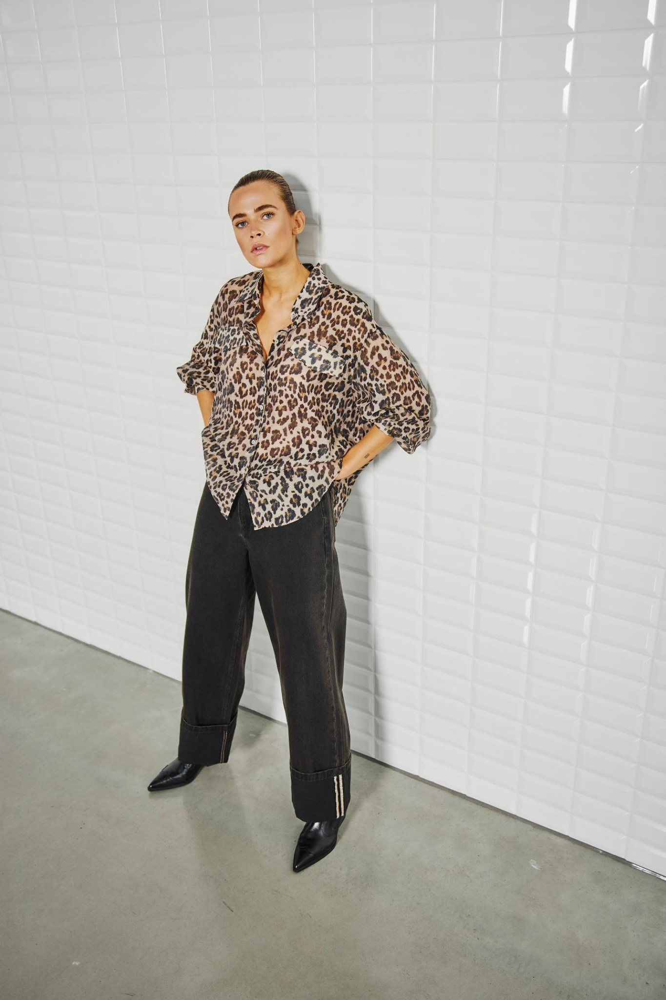 SANDRA LEO LS SHIRT - ALMOND/BLACK LEO